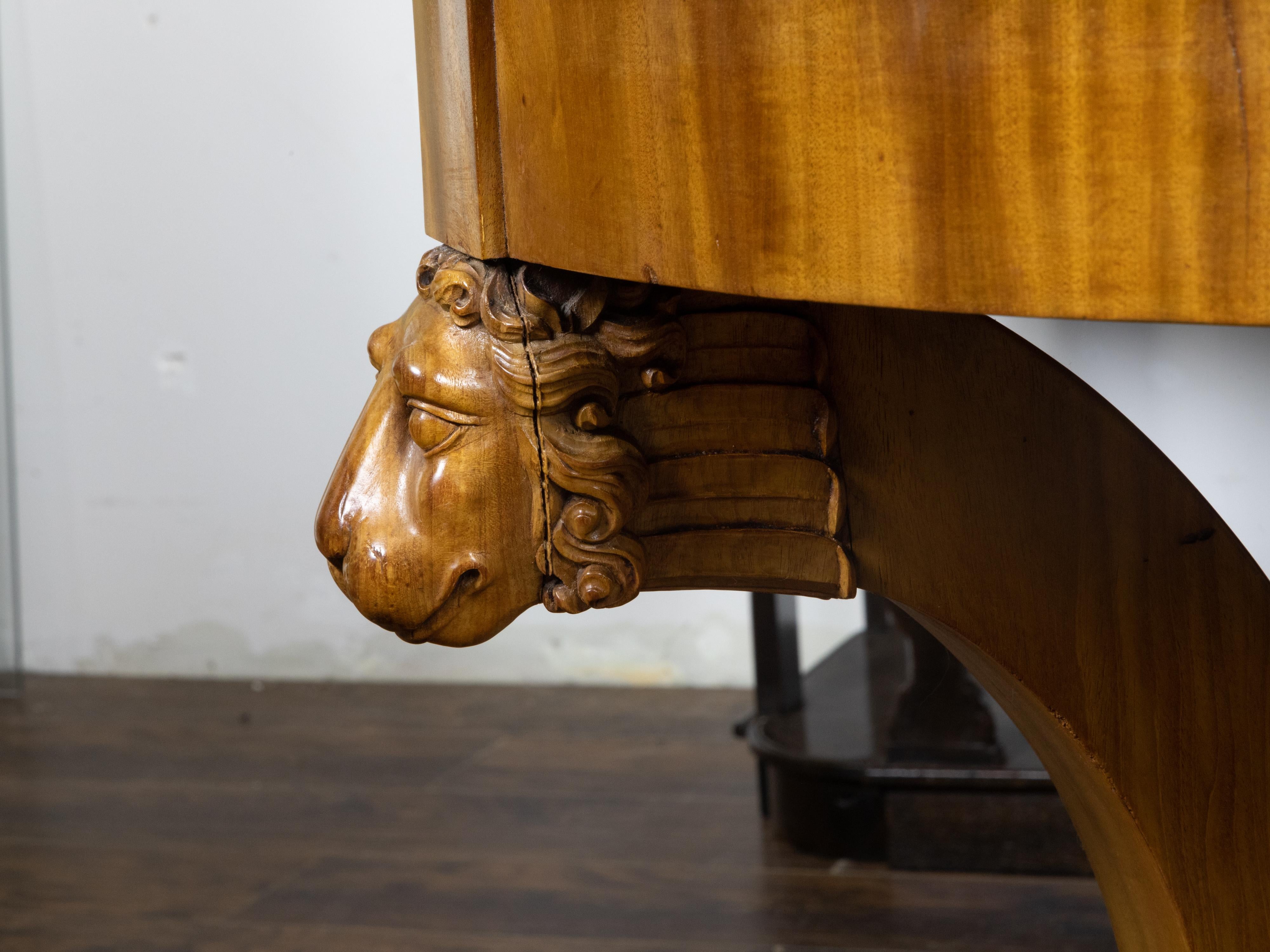 English Regency 19th Century Walnut Table with Carved Lion Heads and Tripod Base For Sale 3