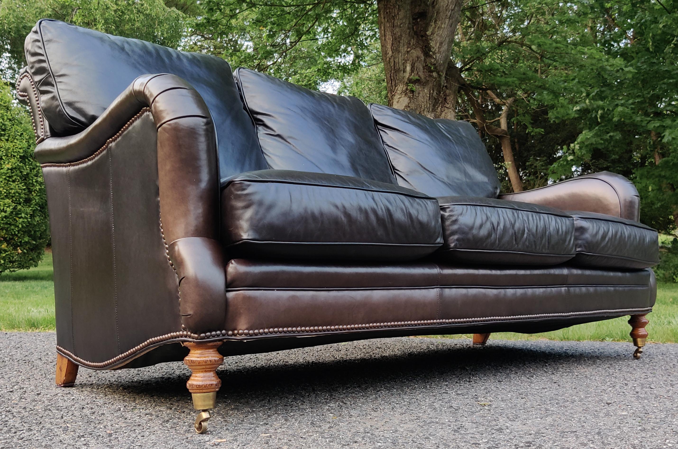 American English Regency 3-Seater 'Espresso' Leather & Brass Sofa, Style of George Smith For Sale
