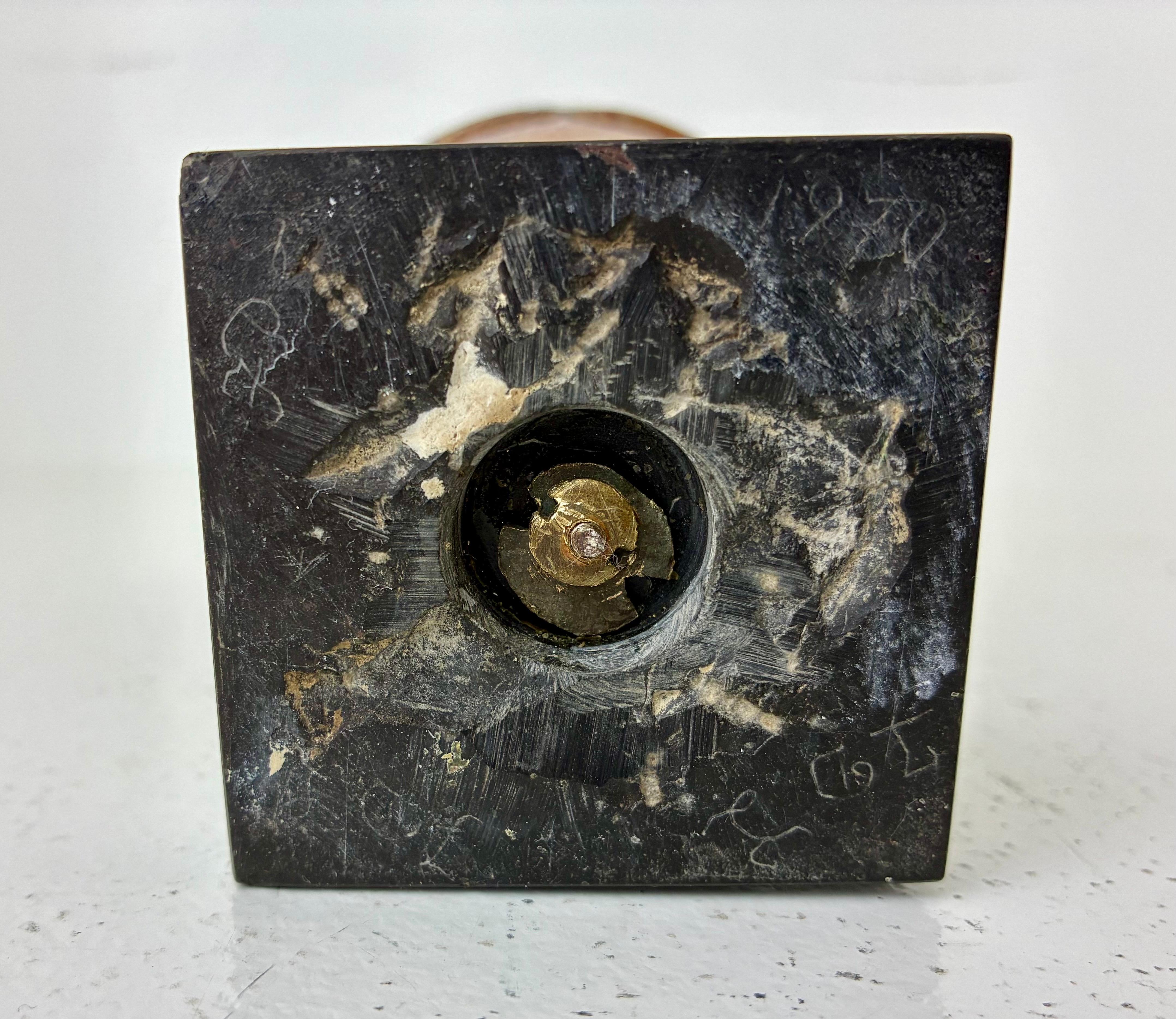 Urna inglese Regency Blue John, o Derbyshire Spar, con ornamento in ormolu in vendita 6