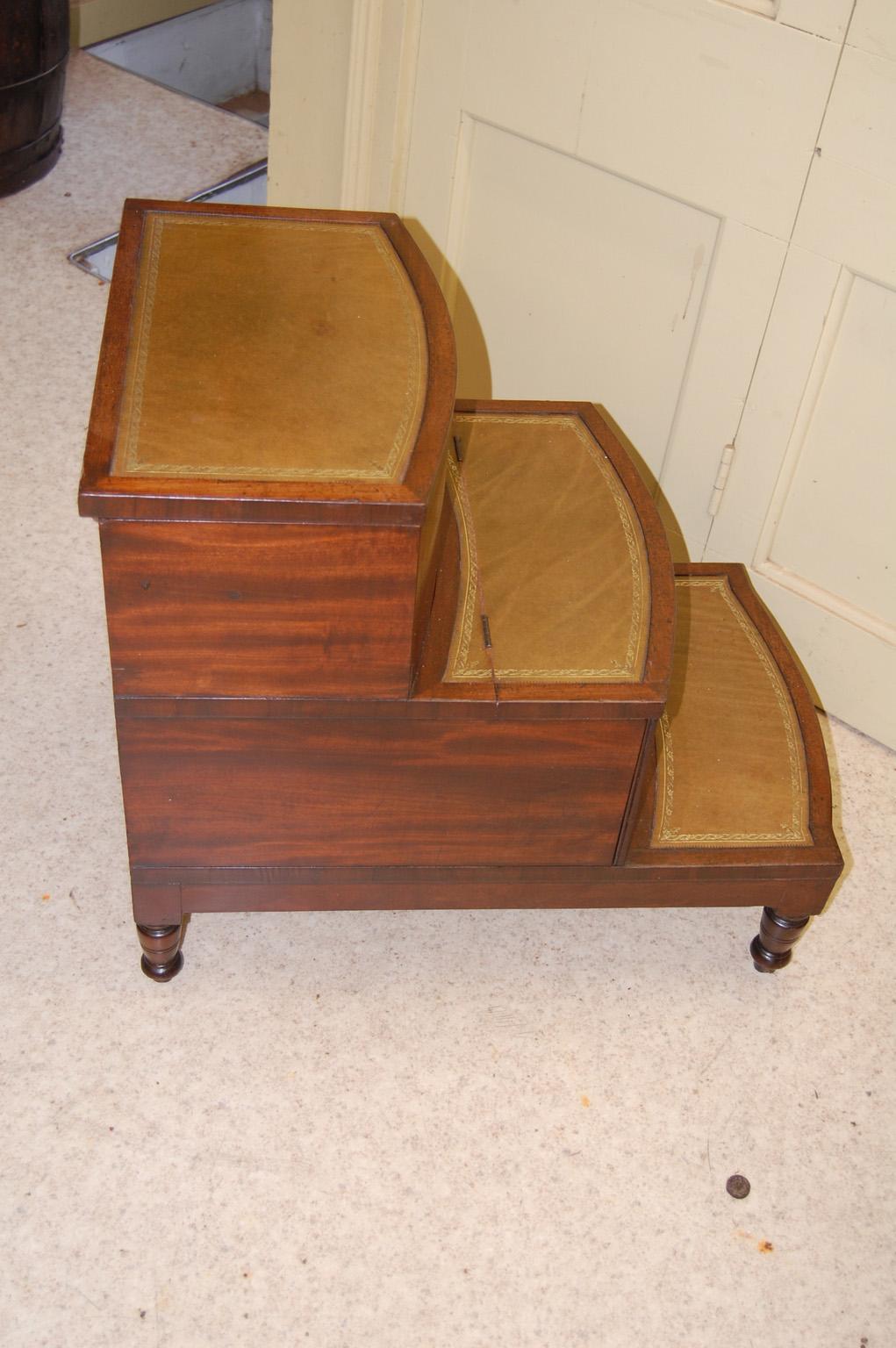 English Regency Bowfront Mahogany with Ebony Stringing Converted Bedstep Commode In Good Condition In Wells, ME