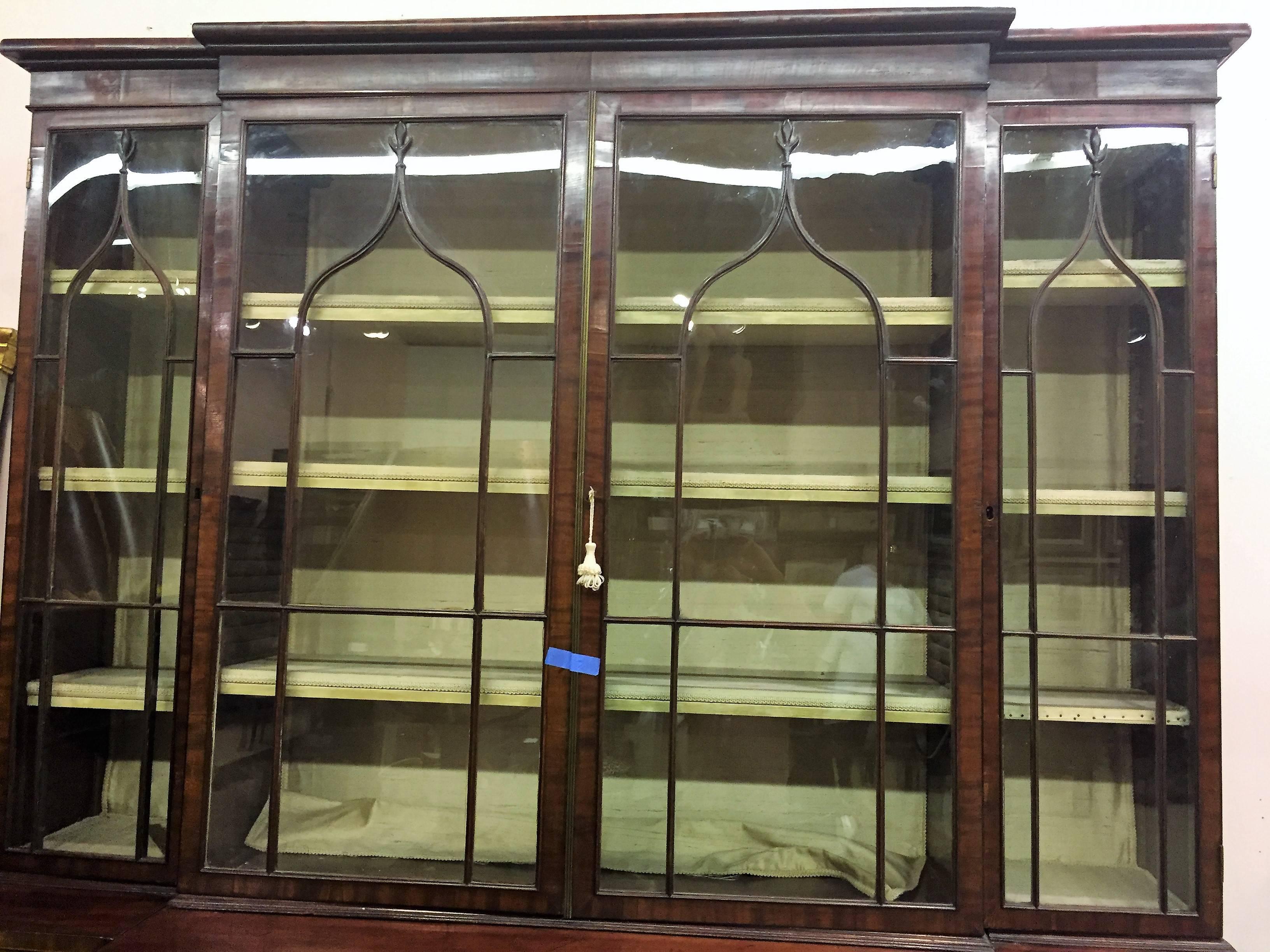 English Regency Breakfront in Crotched Mahogany In Good Condition In Athens, GA