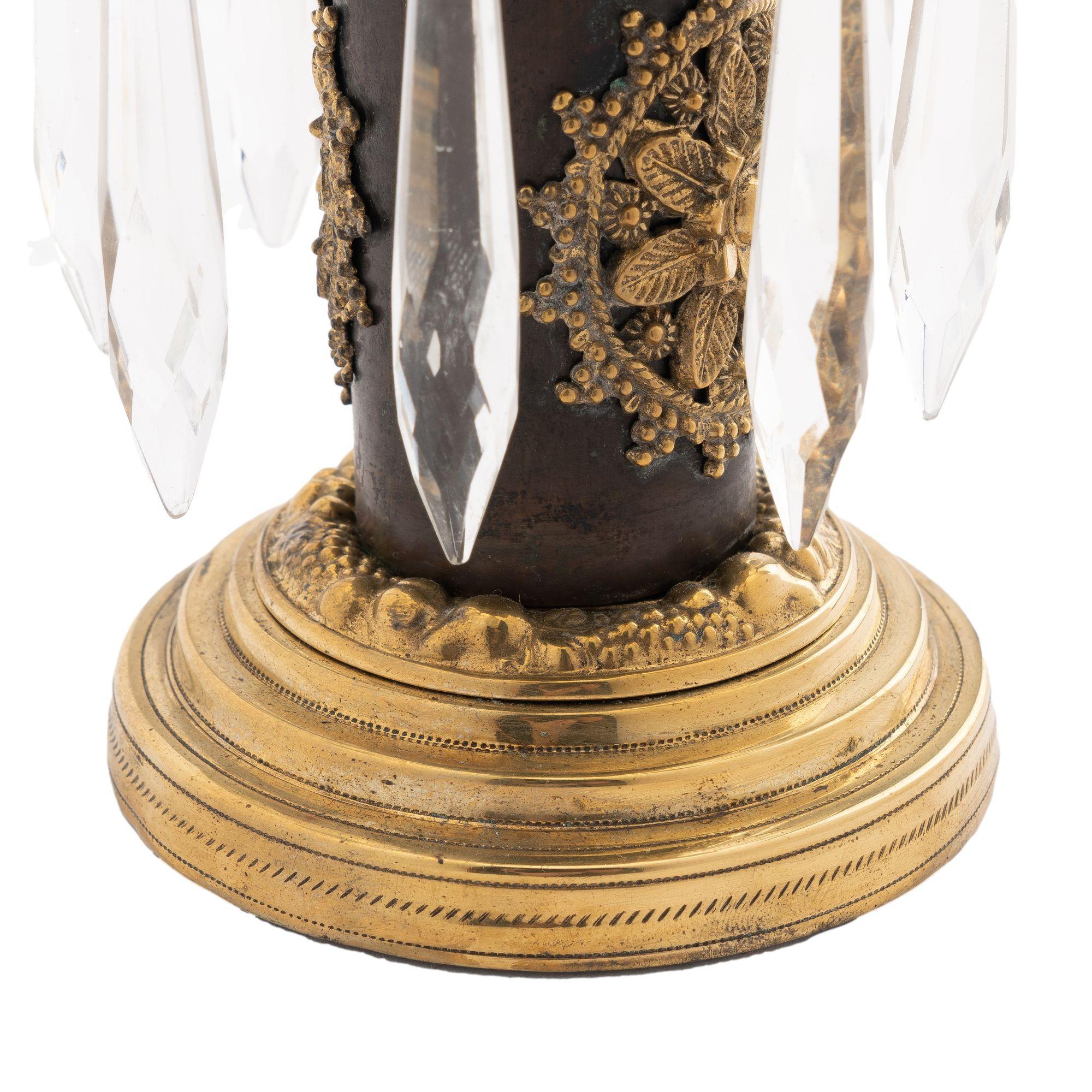 Englische Regency-Kerzenständer im Regency-Stil mit Glanzring und geschliffenen Glasläuern, um 1800 im Angebot 4