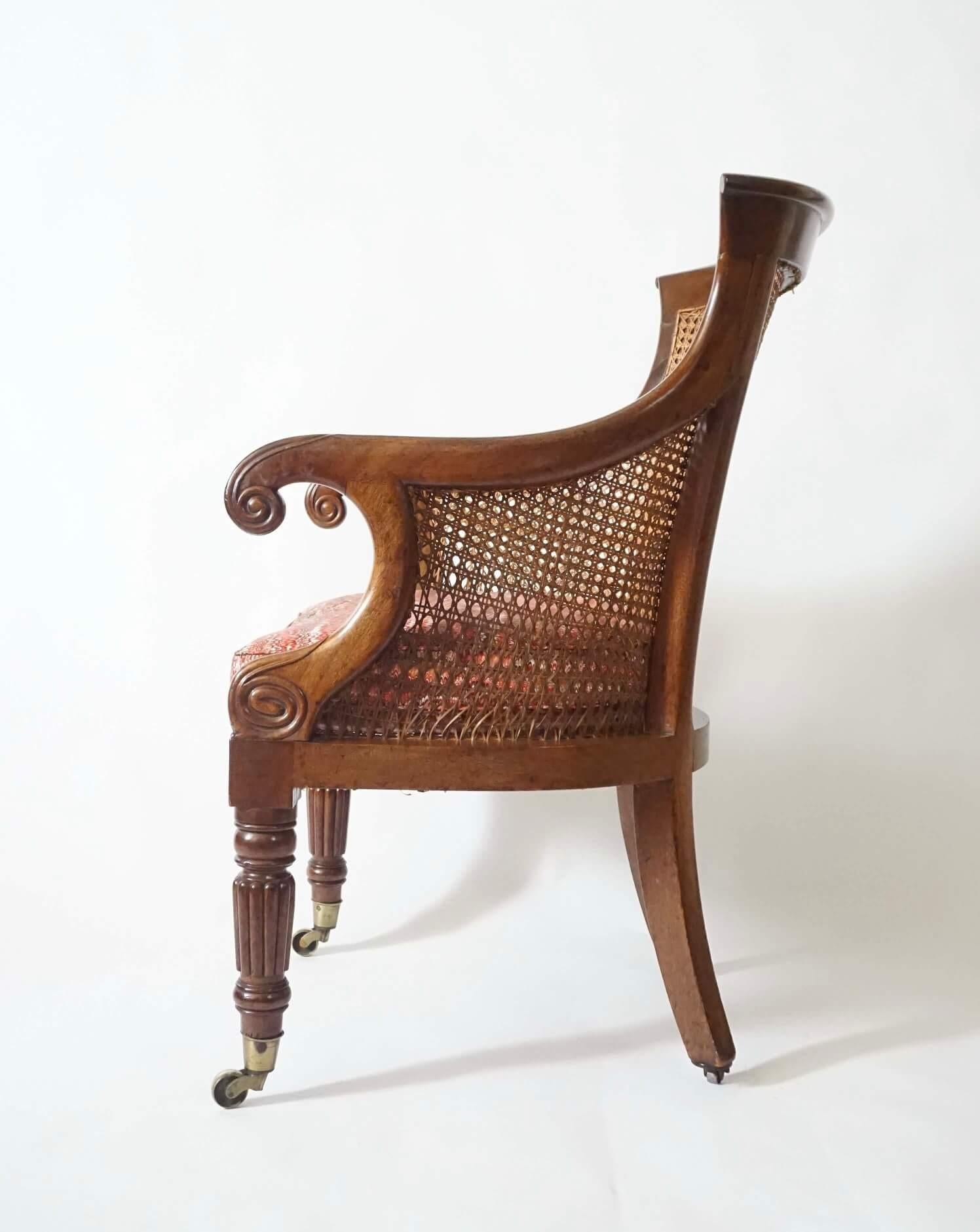 Englischer Regency-Sessel oder Bergere aus Mahagoni mit Caned, um 1830 im Angebot 2