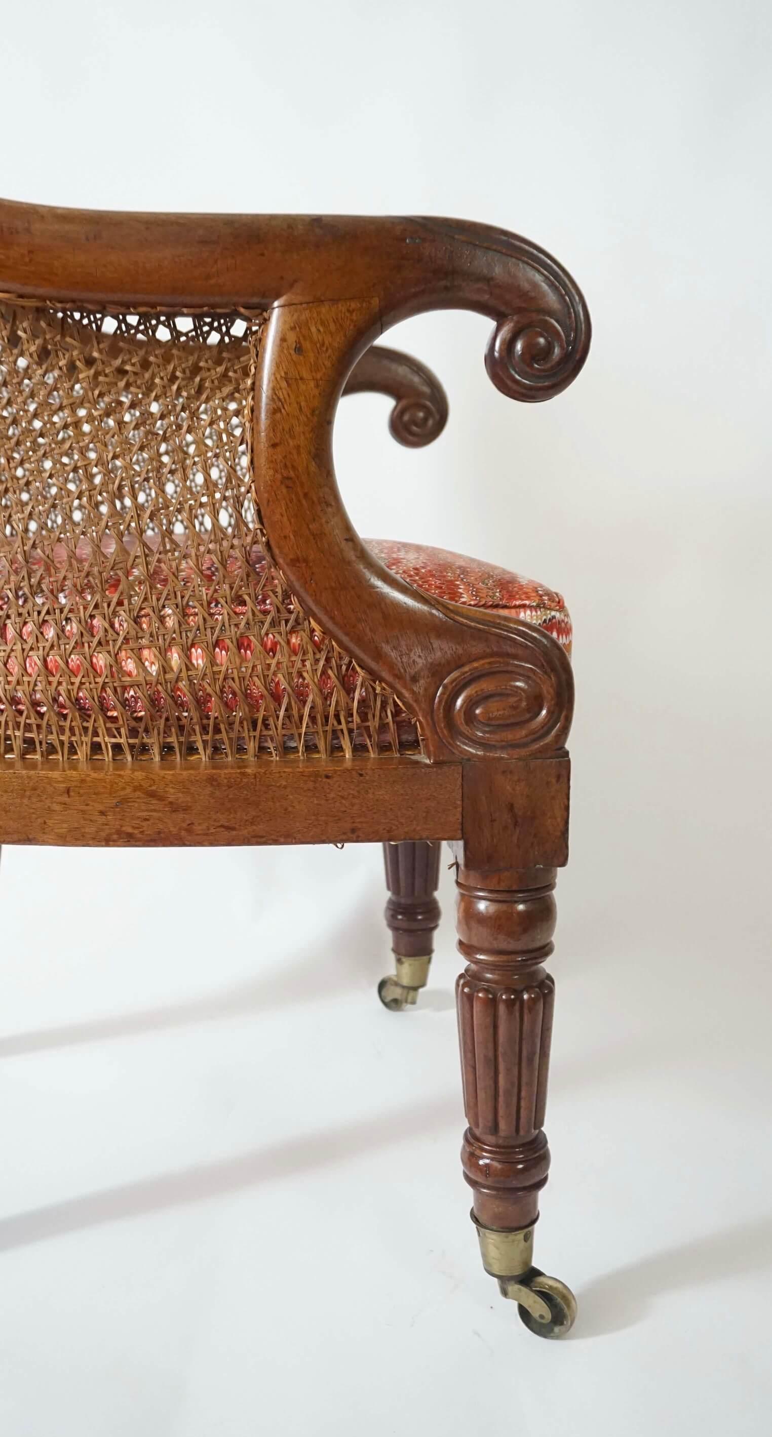 Englischer Regency-Sessel oder Bergere aus Mahagoni mit Caned, um 1830 im Angebot 3