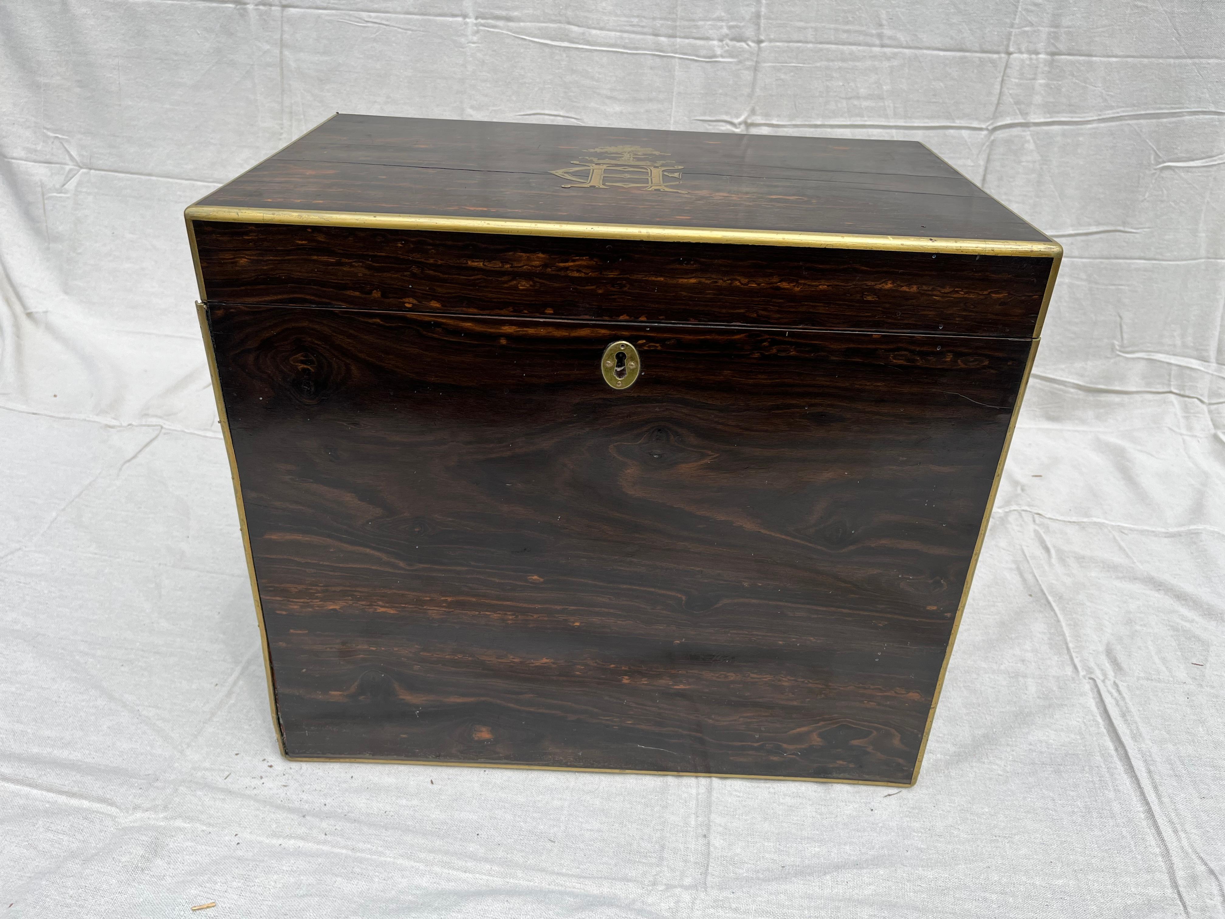 19th Century English Regency Cellarette in Rosewood For Sale