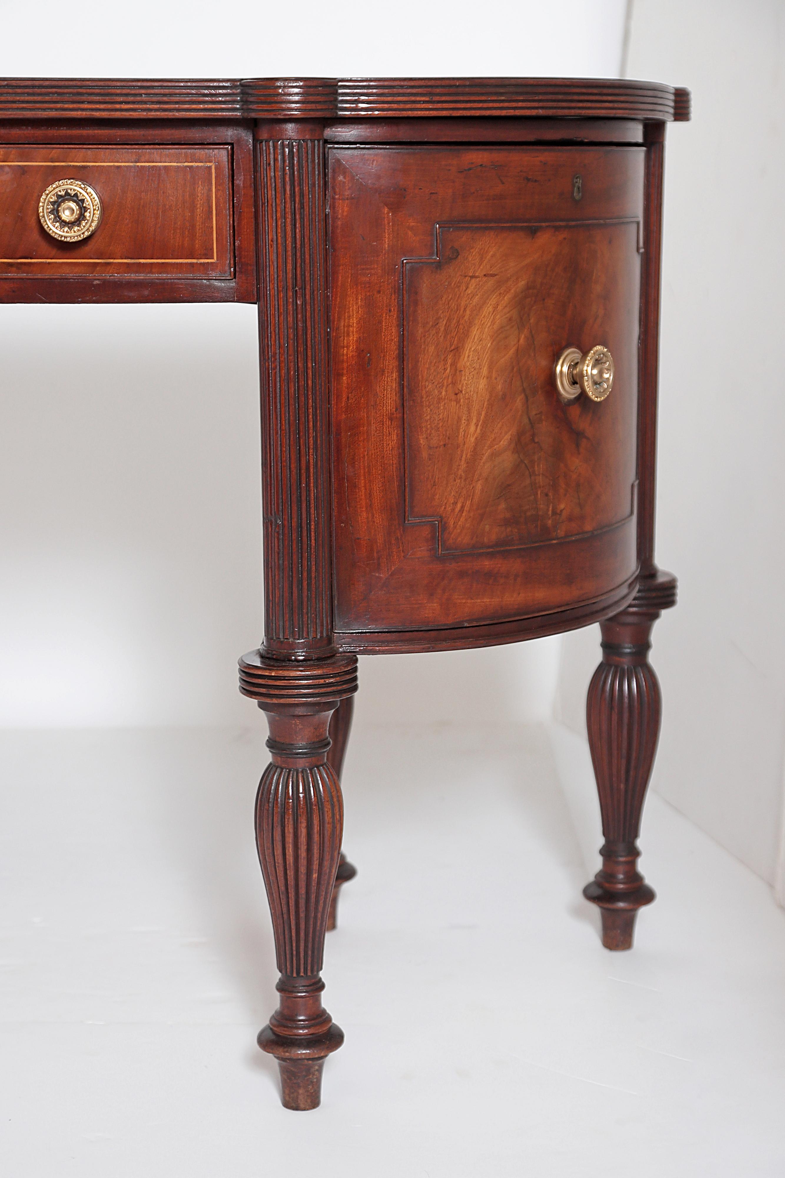 English Regency Celleret Sideboard, circa 1810 In Good Condition In Dallas, TX