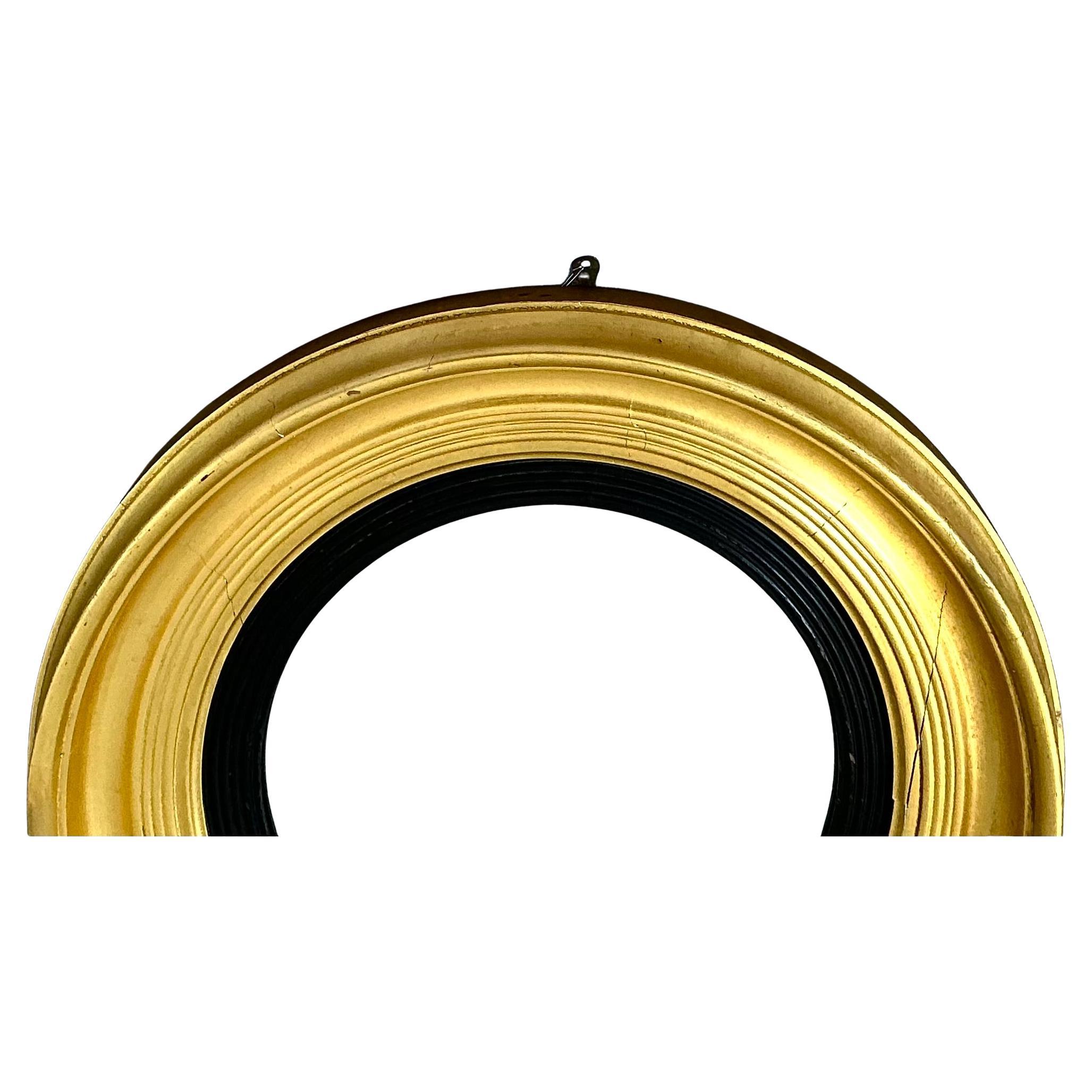 Regency Miroir de style Régence anglaise en bois doré convexe à œil de bœuf en vente