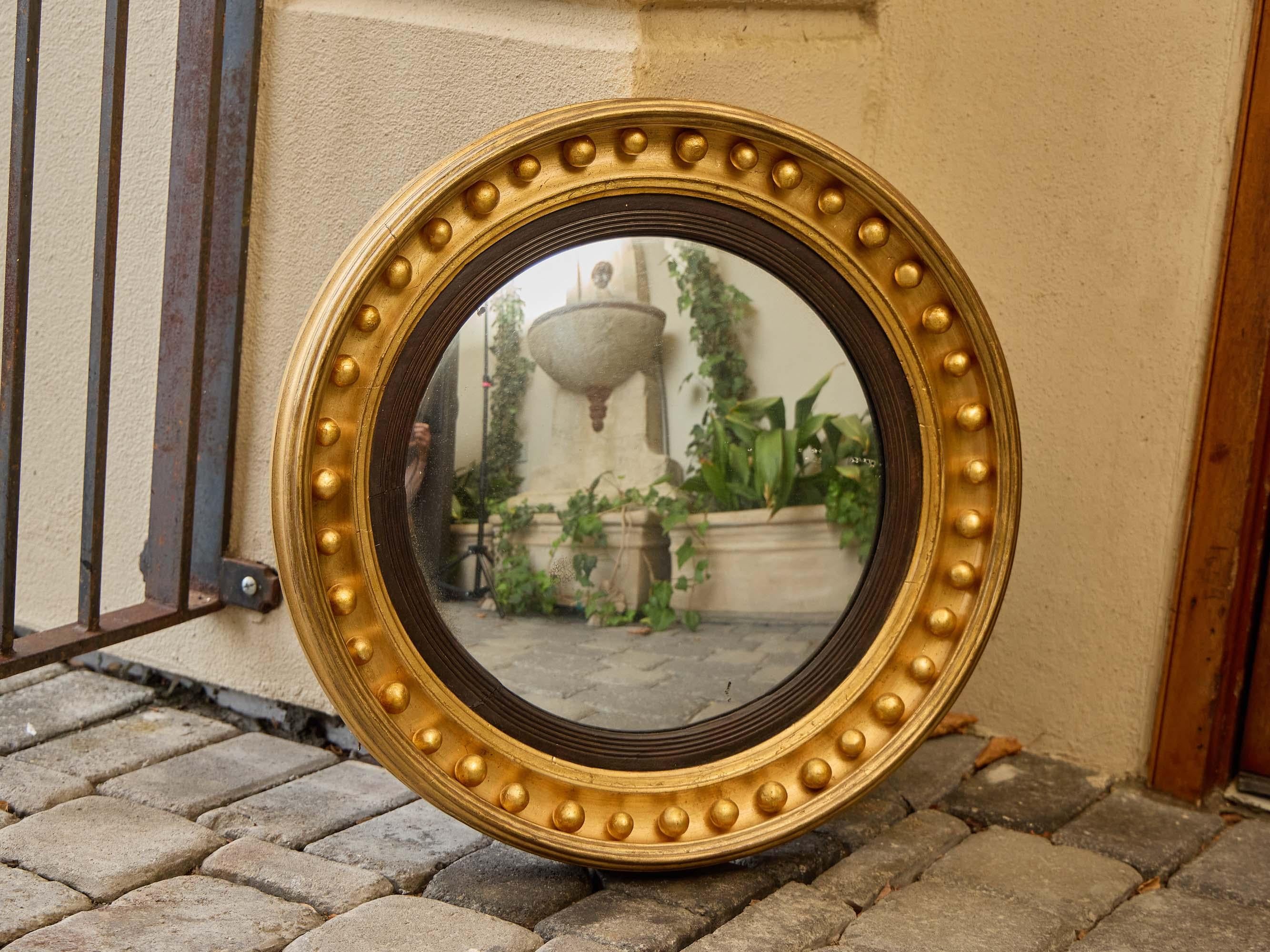 English Regency Convex Giltwood Mirror with Ebonized Reeding, 19th Century For Sale 7
