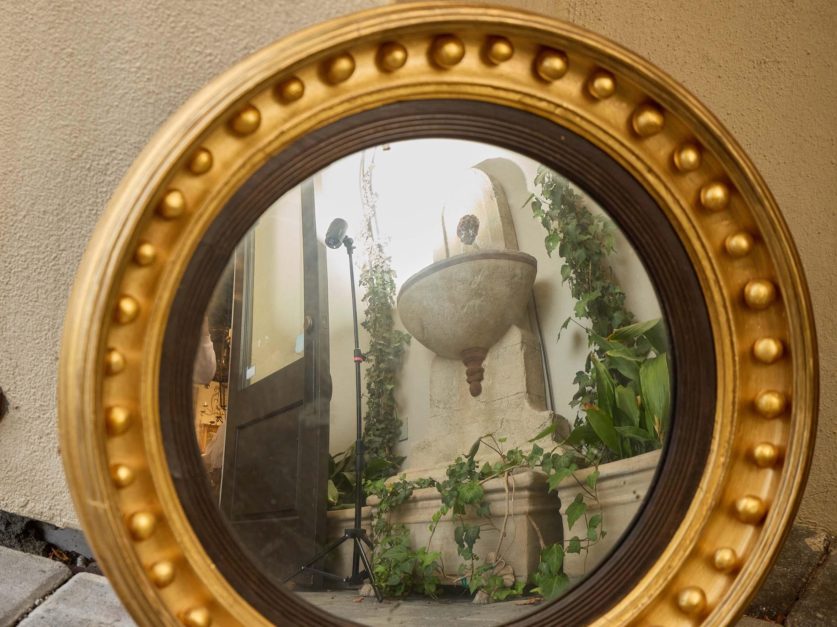 English Regency Convex Giltwood Mirror with Ebonized Reeding, 19th Century For Sale 2