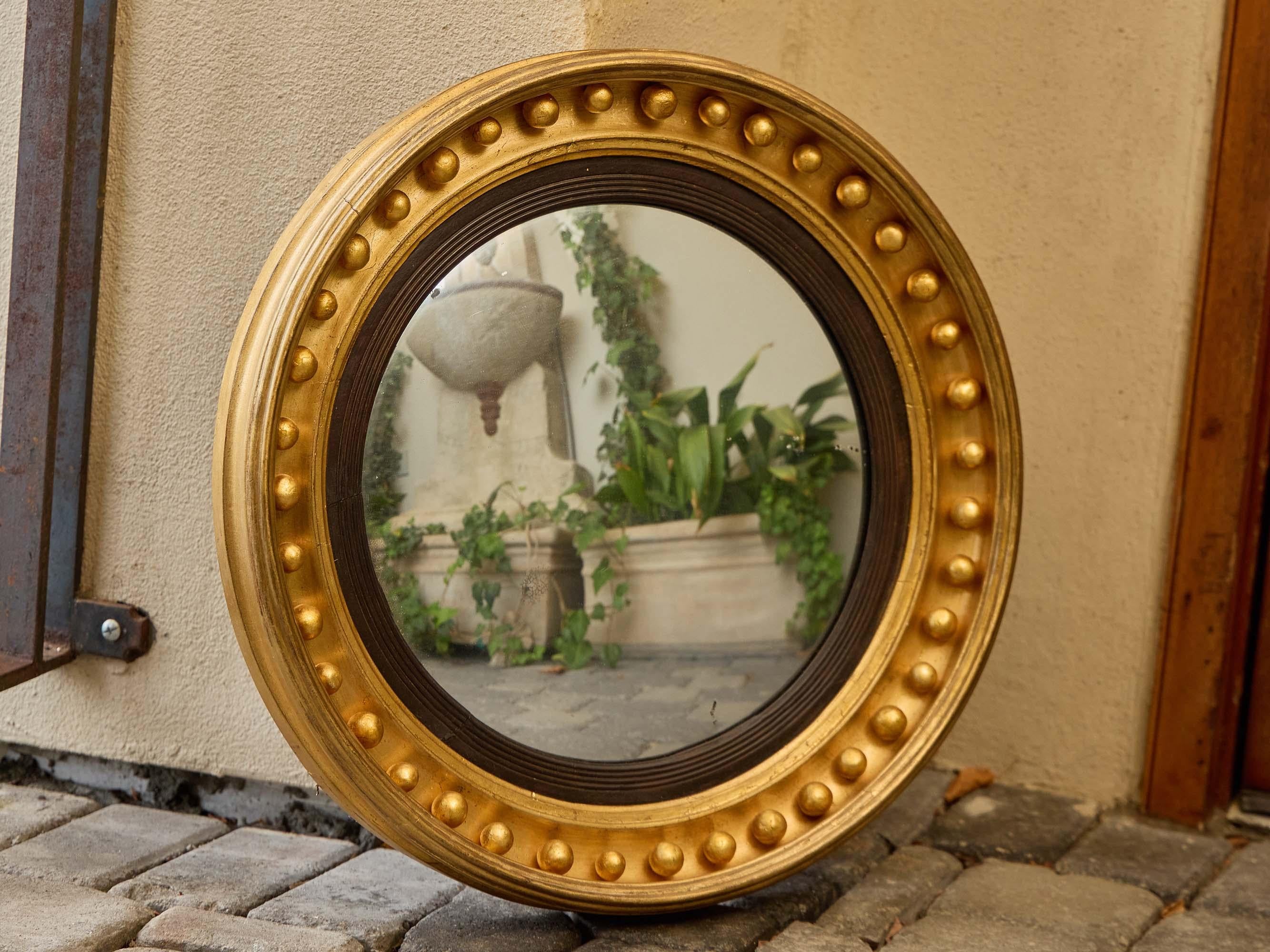 English Regency Convex Giltwood Mirror with Ebonized Reeding, 19th Century For Sale 5