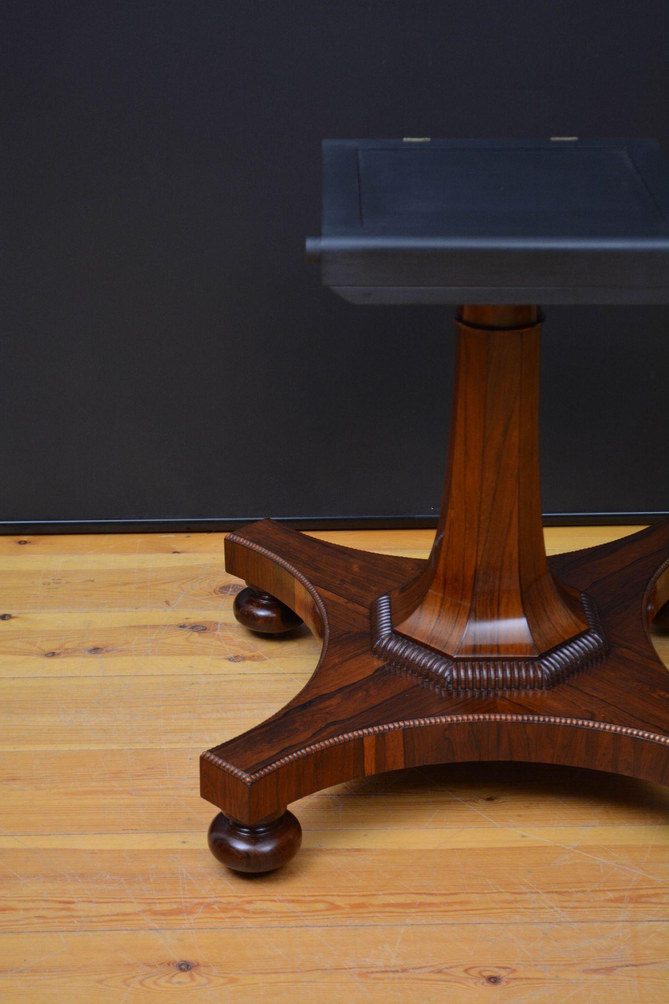 English Regency Dining Table / Centre Table in Rosewood For Sale 7