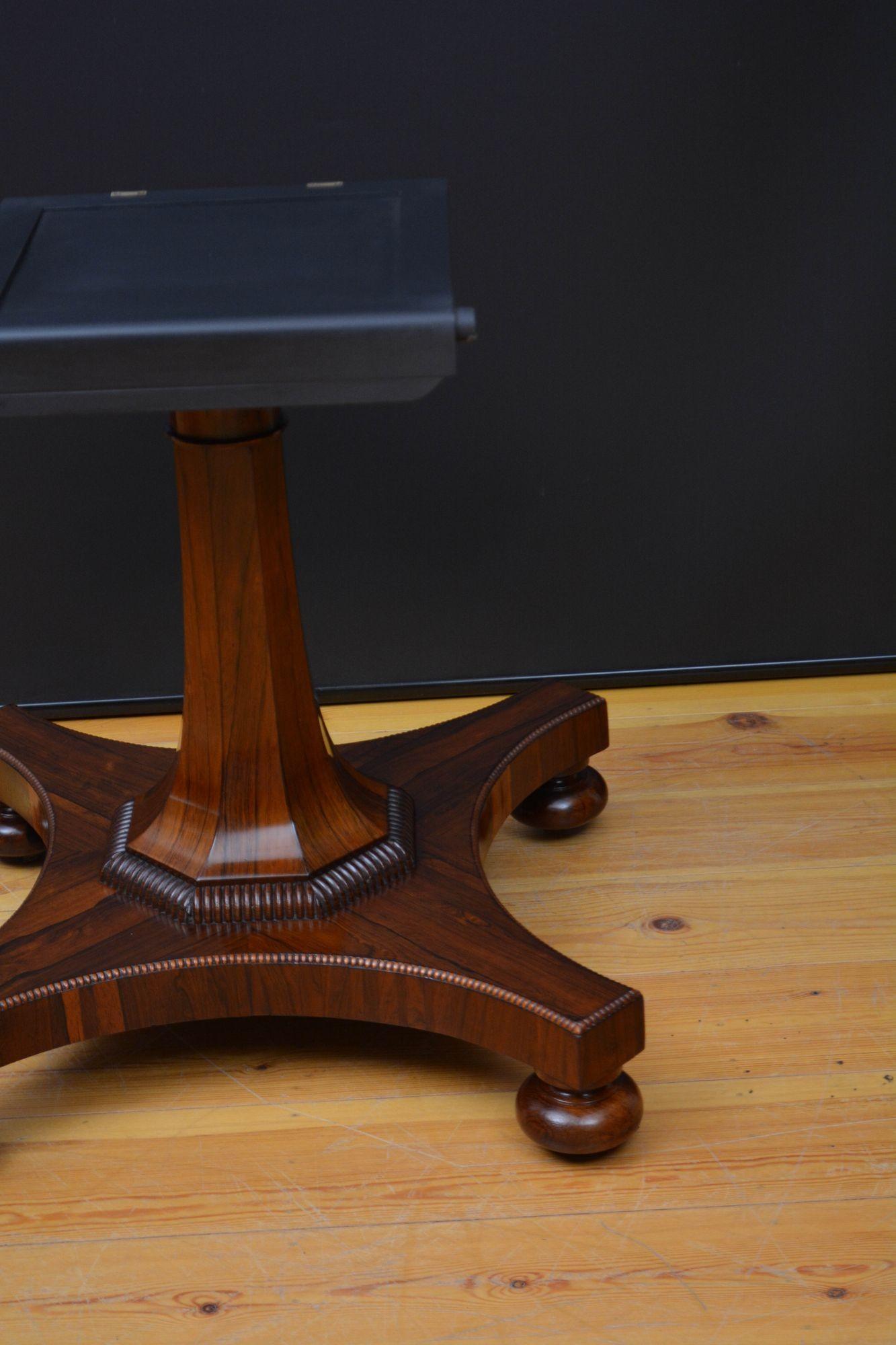 English Regency Dining Table / Centre Table in Rosewood For Sale 8