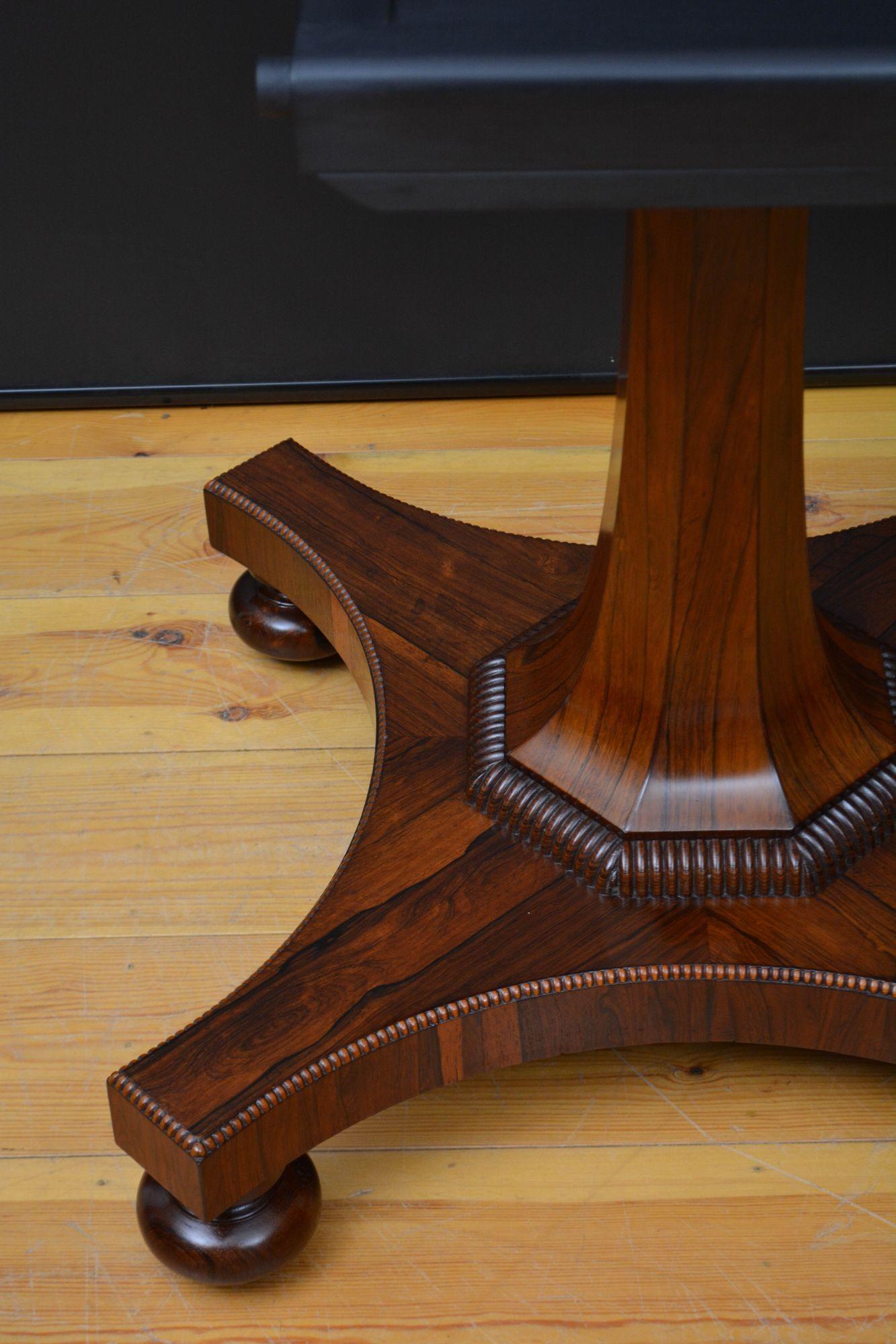 English Regency Dining Table / Centre Table in Rosewood For Sale 9