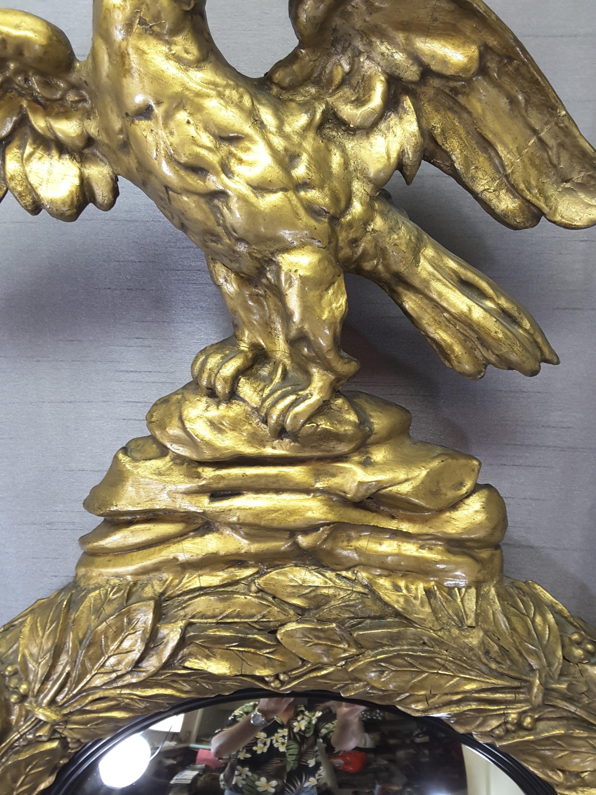 English Regency Eagle Gilt Convex Bullseye Mirror In Good Condition For Sale In Ottawa, Ontario