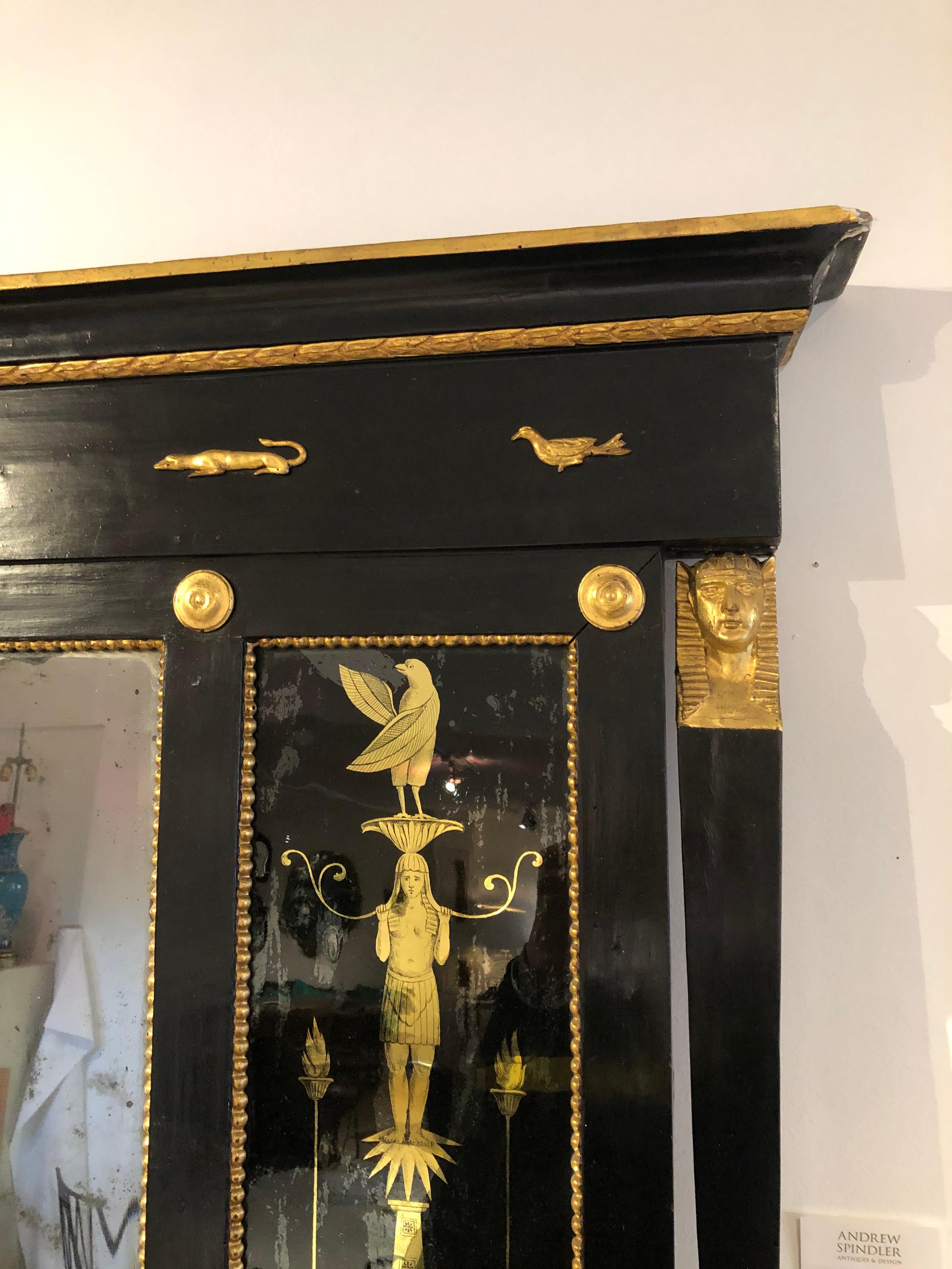 English Regency Egyptian Revival Black and Gold Overmantel Mirror In Good Condition For Sale In Essex, MA
