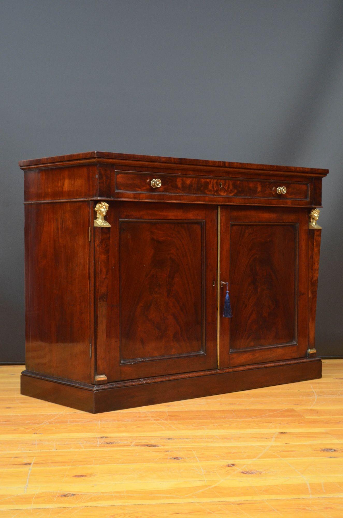 English Regency Empire Style Mahogany Sideboard In Good Condition In Whaley Bridge, GB
