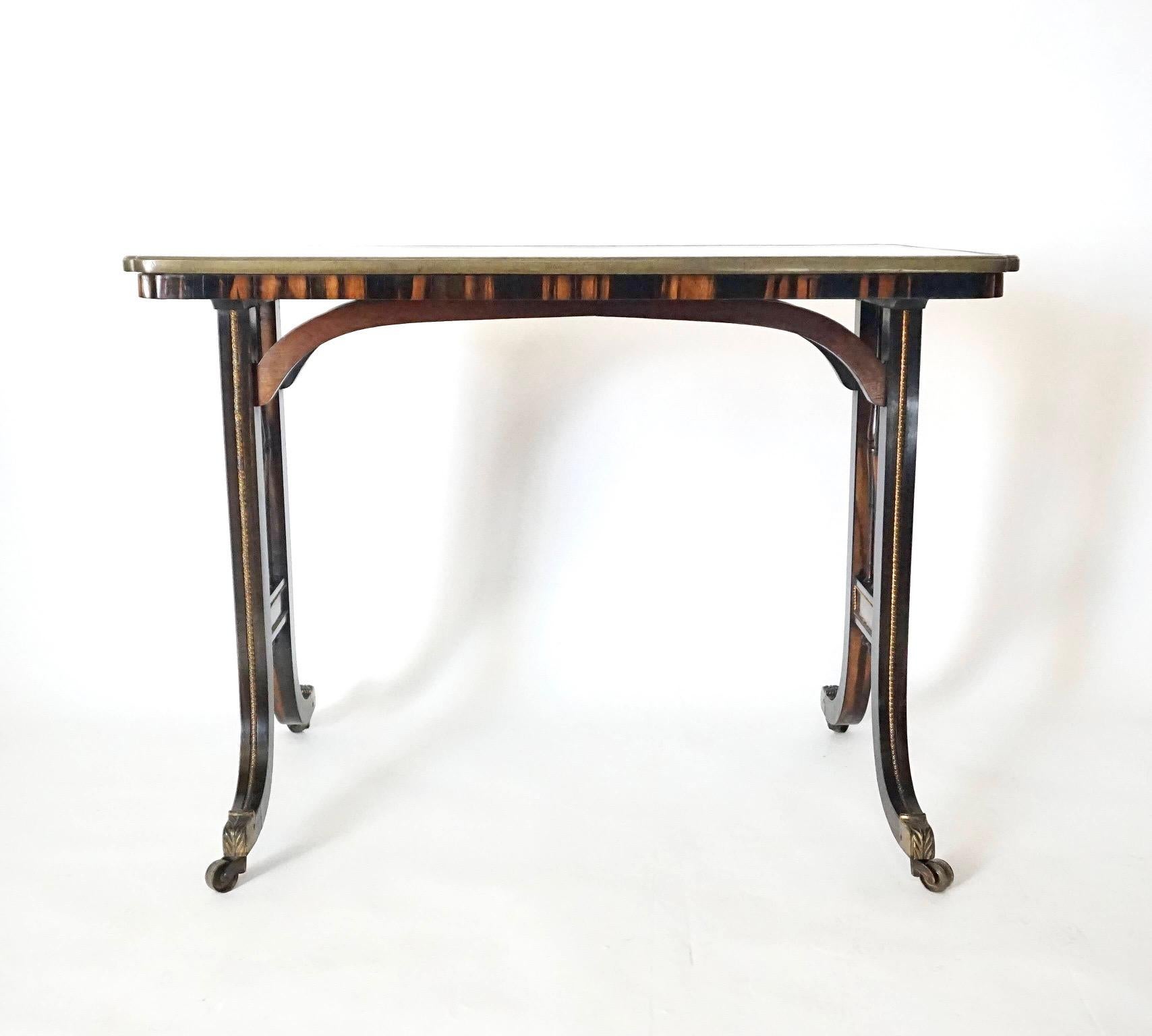 English Regency Brass Mounted Exotic Woods Writing Table, Gillows, circa 1820 In Good Condition For Sale In Kinderhook, NY