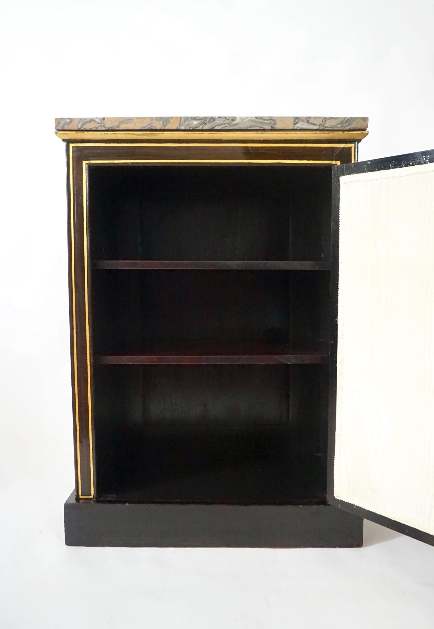 Armadio nano inglese Regency in palissandro finto dipinto, circa 1820 in vendita 7