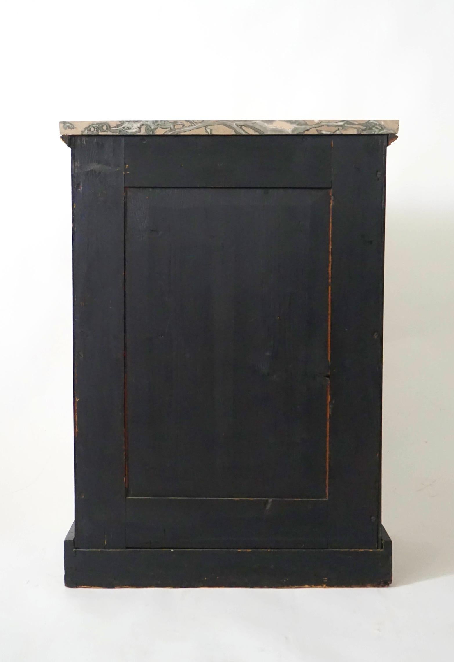 Armadio nano inglese Regency in palissandro finto dipinto, circa 1820 in vendita 9