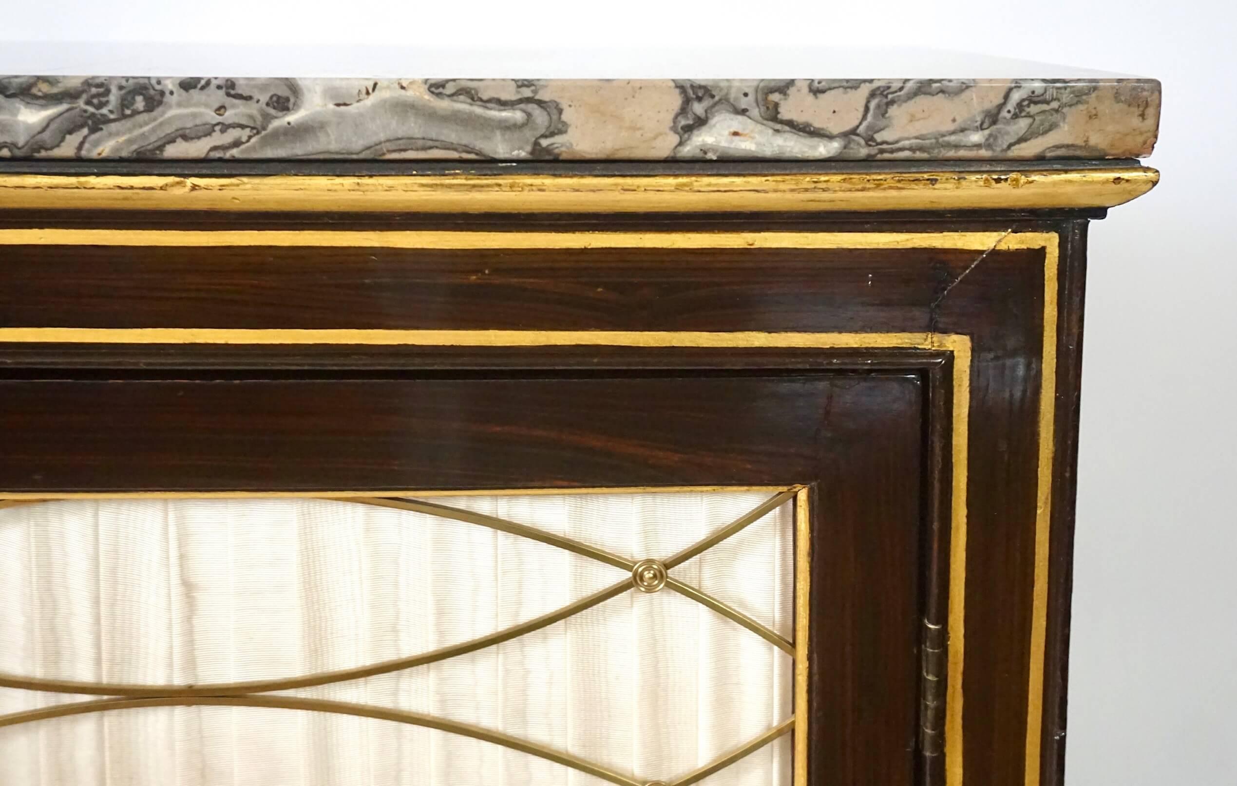 Marmo Armadio nano inglese Regency in palissandro finto dipinto, circa 1820 in vendita