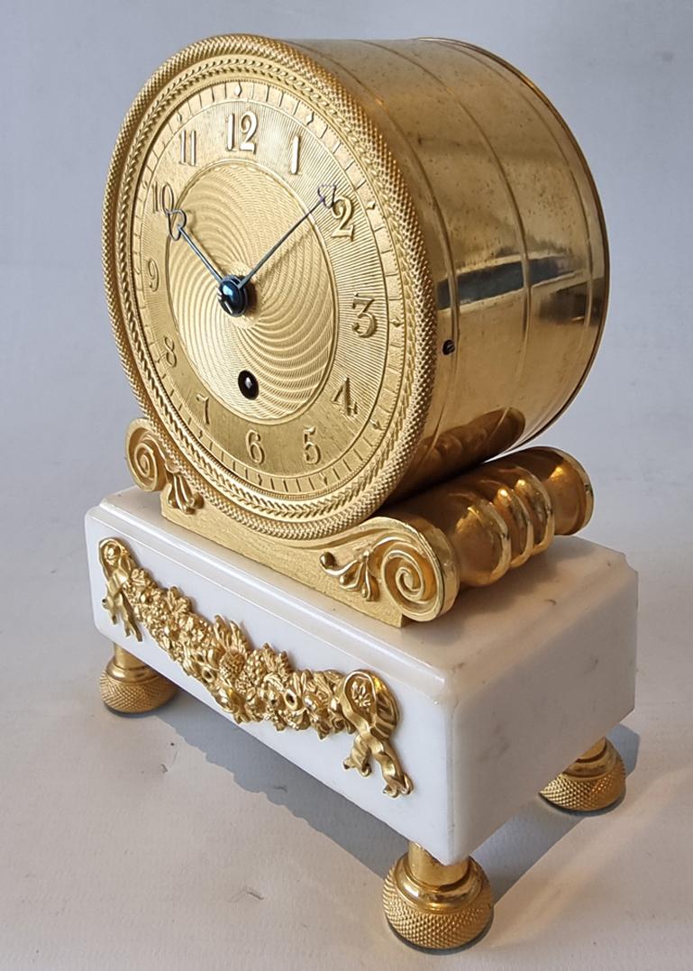 English Regency Fusee Mantel Clock in Ormolu and White Marble by Finer and Nowla In Good Condition For Sale In London, GB