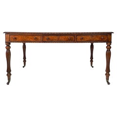 Tavolo da biblioteca inglese Regency George IV in Oak e radica di noce, circa 1825