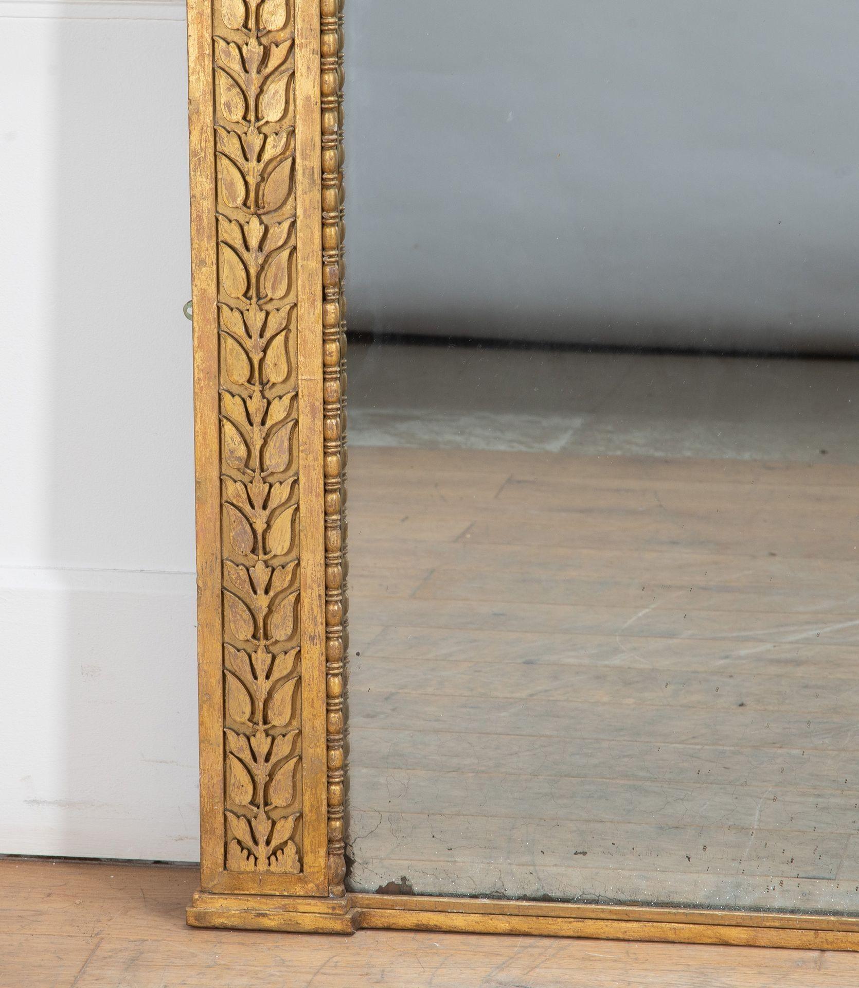 Miroir de style Régence anglaise en bois doré en vente 1