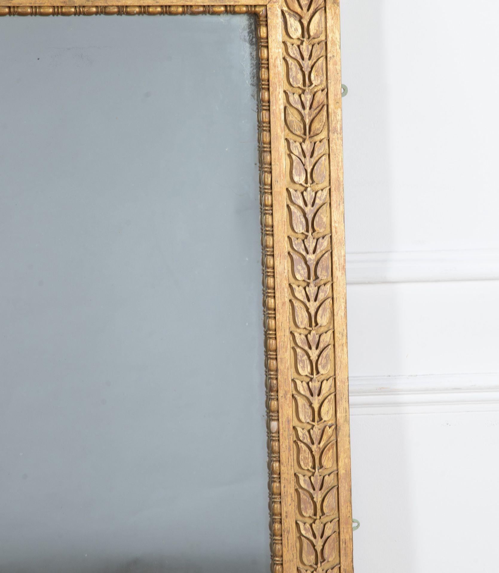 Miroir de style Régence anglaise en bois doré en vente 3