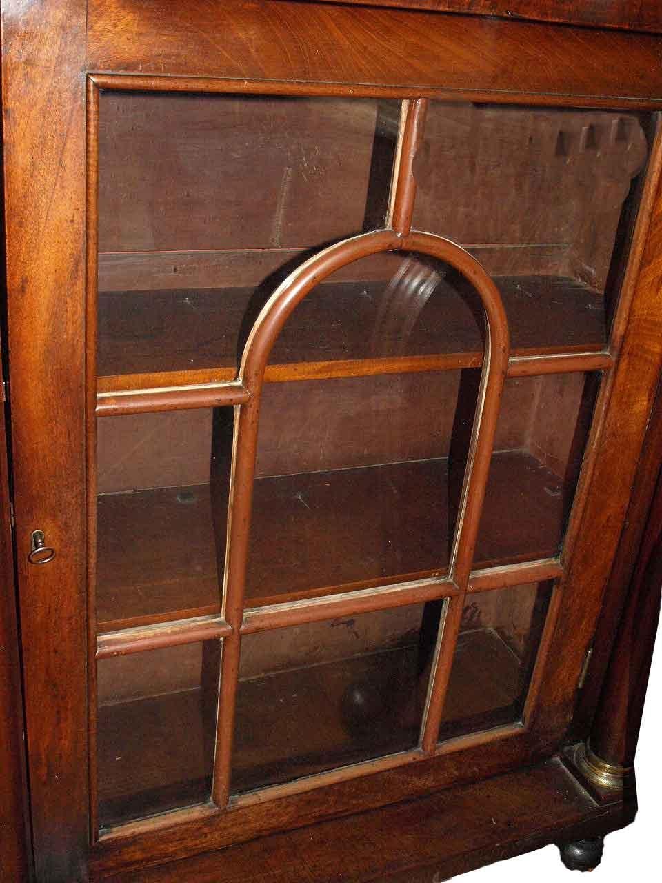 English Regency Glass Door Bookcase In Good Condition In Wilson, NC