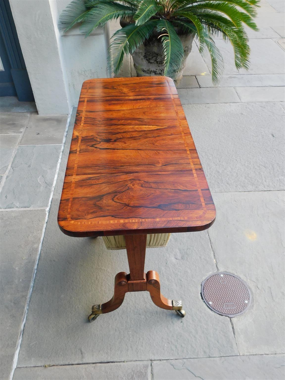 Table à couture incrustée Kingswood de style English Regency avec Orig. Roulettes 1810 en vente 5