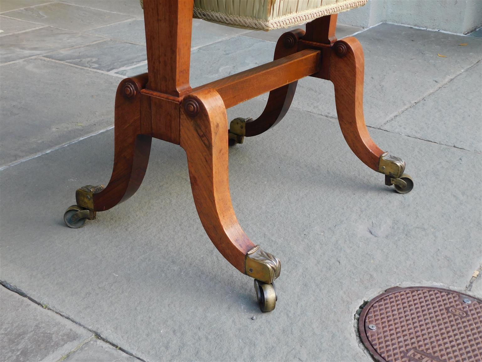 Table à couture incrustée Kingswood de style English Regency avec Orig. Roulettes 1810 en vente 10
