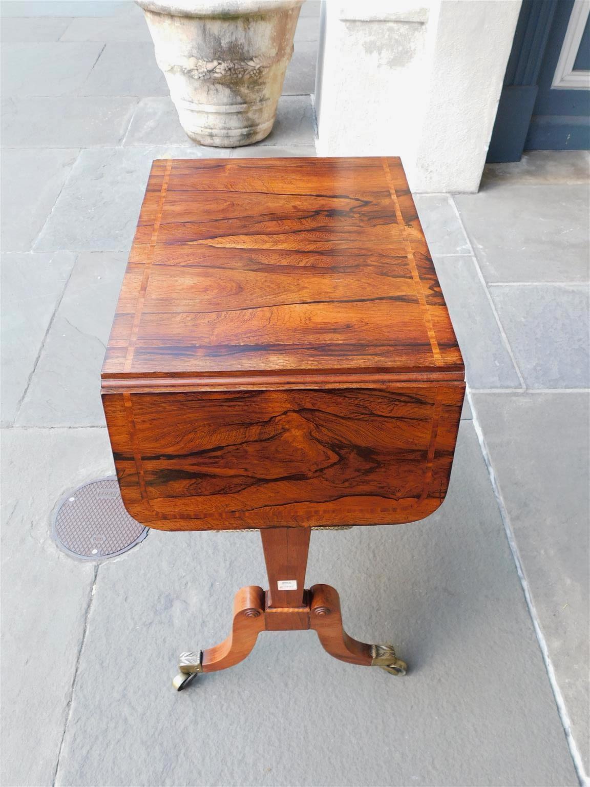 Début du XIXe siècle Table à couture incrustée Kingswood de style English Regency avec Orig. Roulettes 1810 en vente
