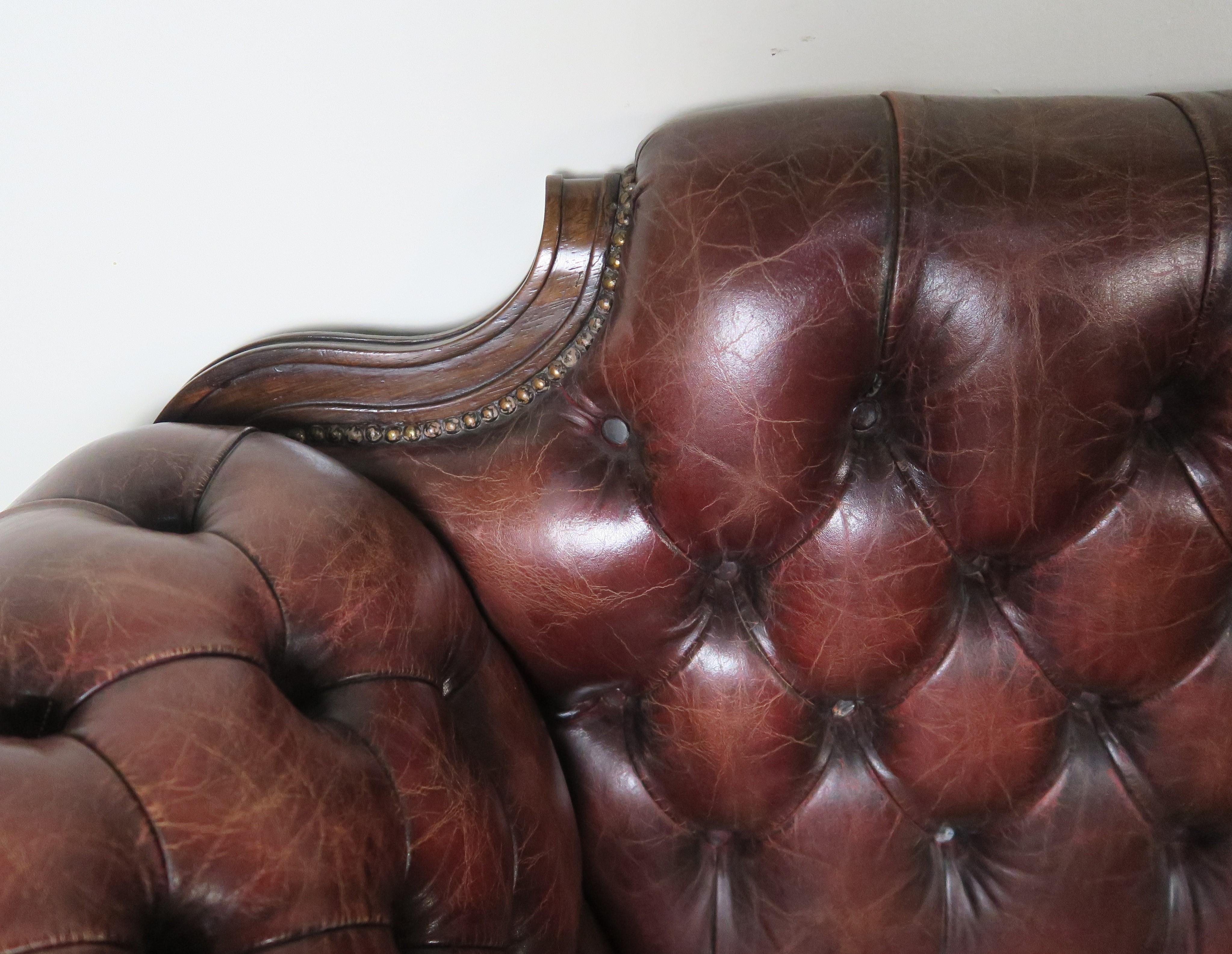 1900 couch