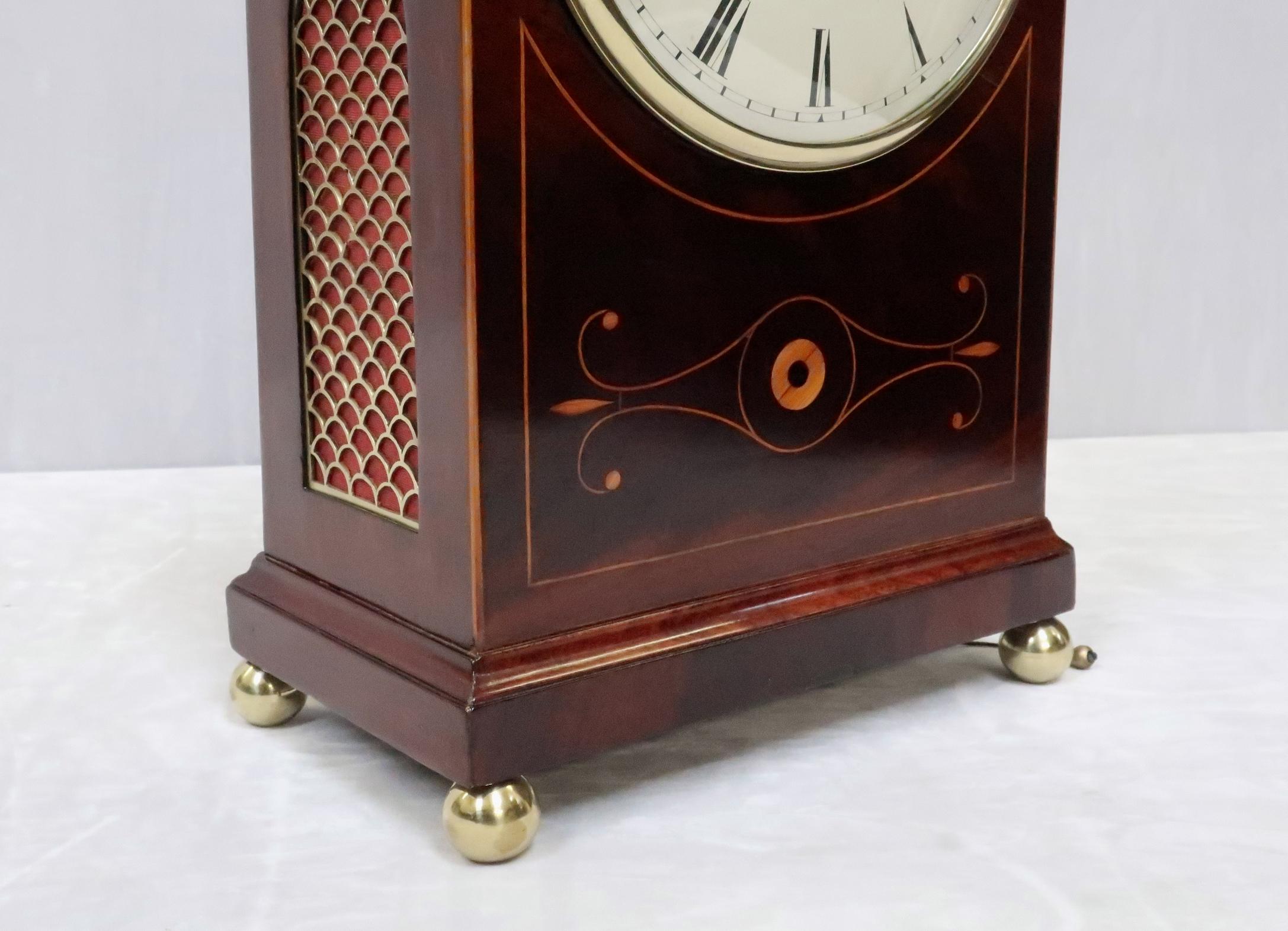 English Regency Mahogany and Inlaid Bracket Clock by Thwaites & Reed In Good Condition For Sale In Macclesfield, GB