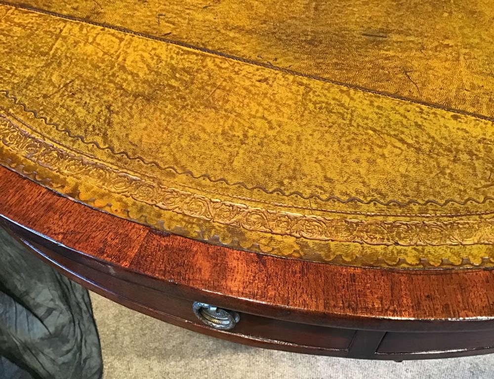 English Regency Mahogany and Leather Drum Table For Sale 1
