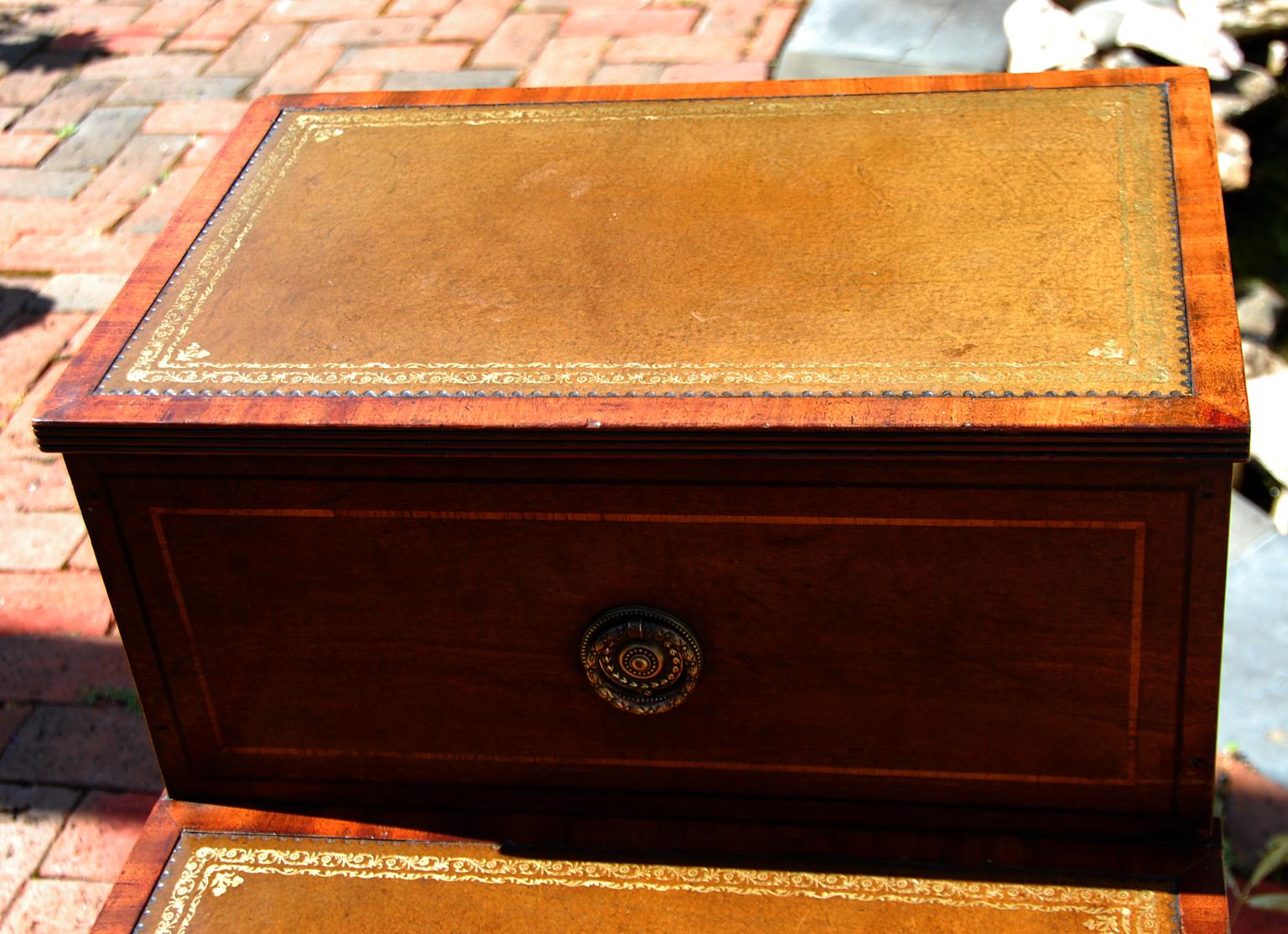 English Regency Mahogany Bedstep Converted Commode, Tooled Leather Treads In Good Condition In Wells, ME