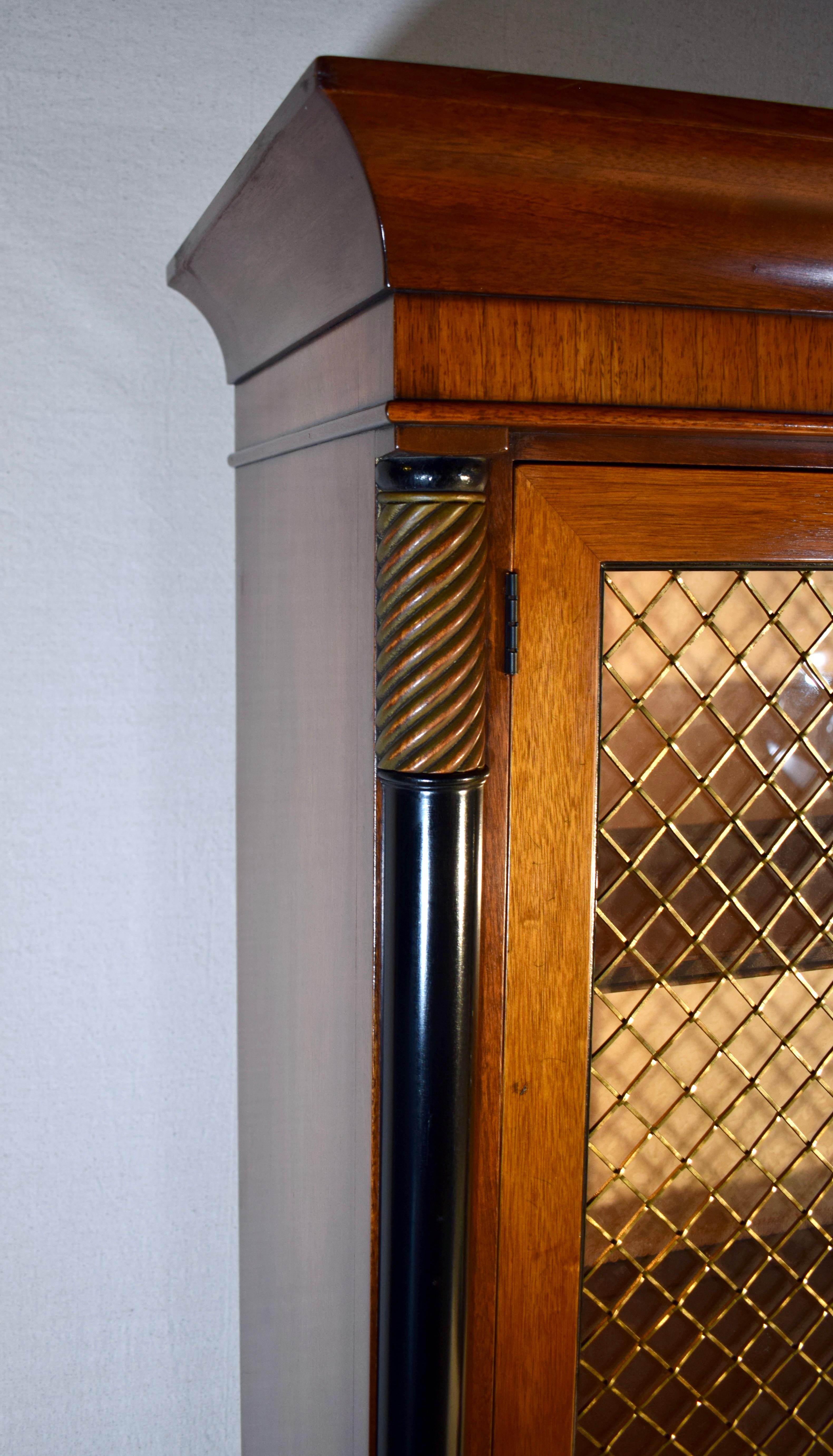English Regency Mahogany Bookcase China Cabinet With Brass Lattice Doors In Good Condition For Sale In Southampton, NJ