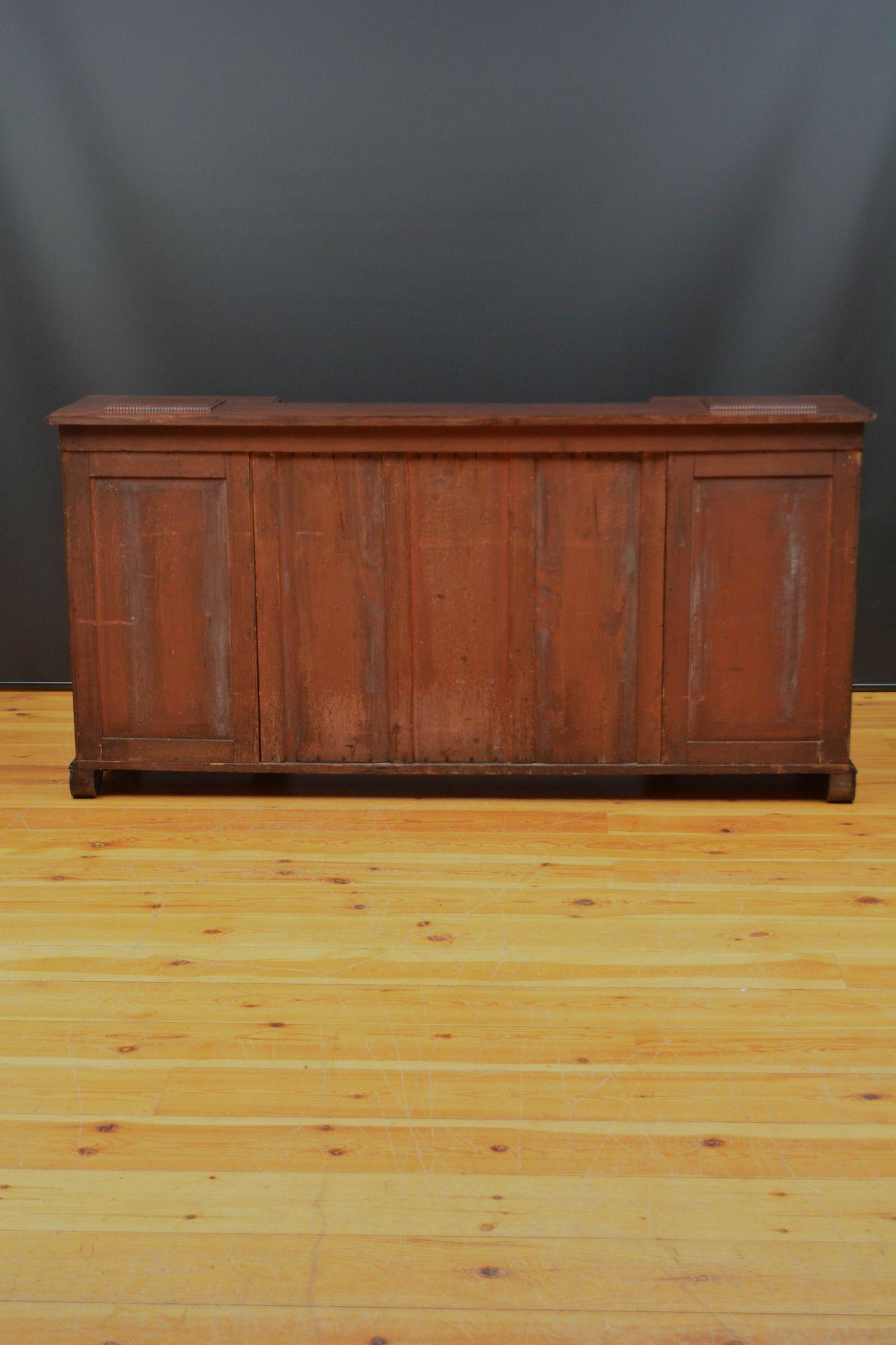 Bibliothèque ou buffet de style English Regency en acajou à la manière de Gillows en vente 13