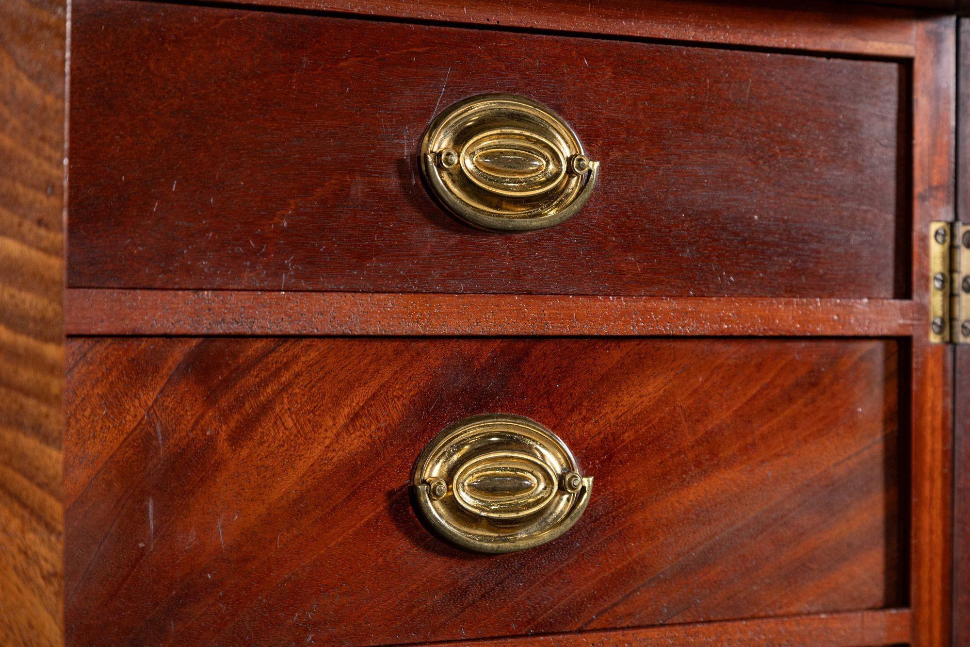 Credenza inglese Regency in mogano con ante a scomparsa in vendita 8