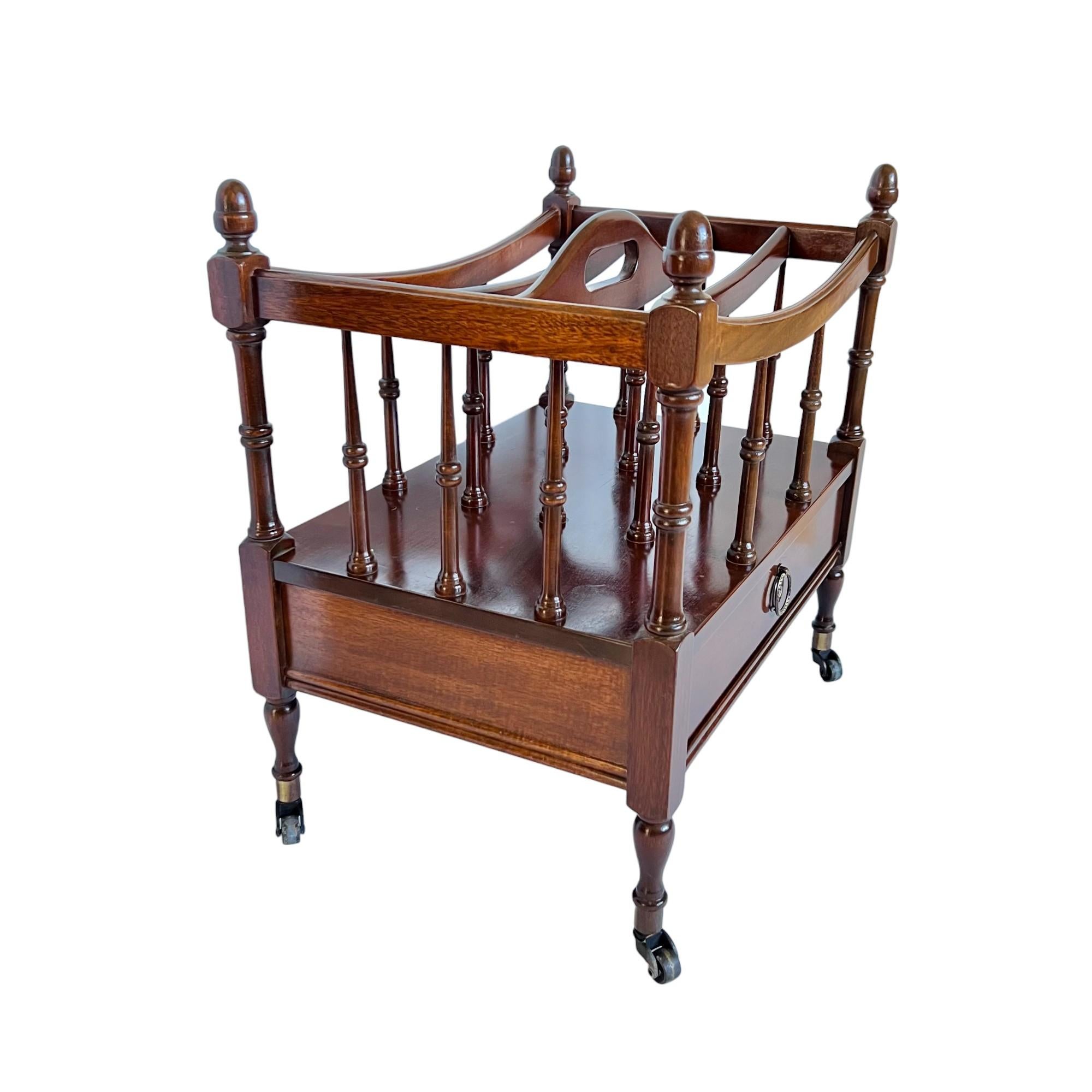 English Regency Mahogany Canterbury, Mid 20th C. In Good Condition For Sale In Harlingen, TX
