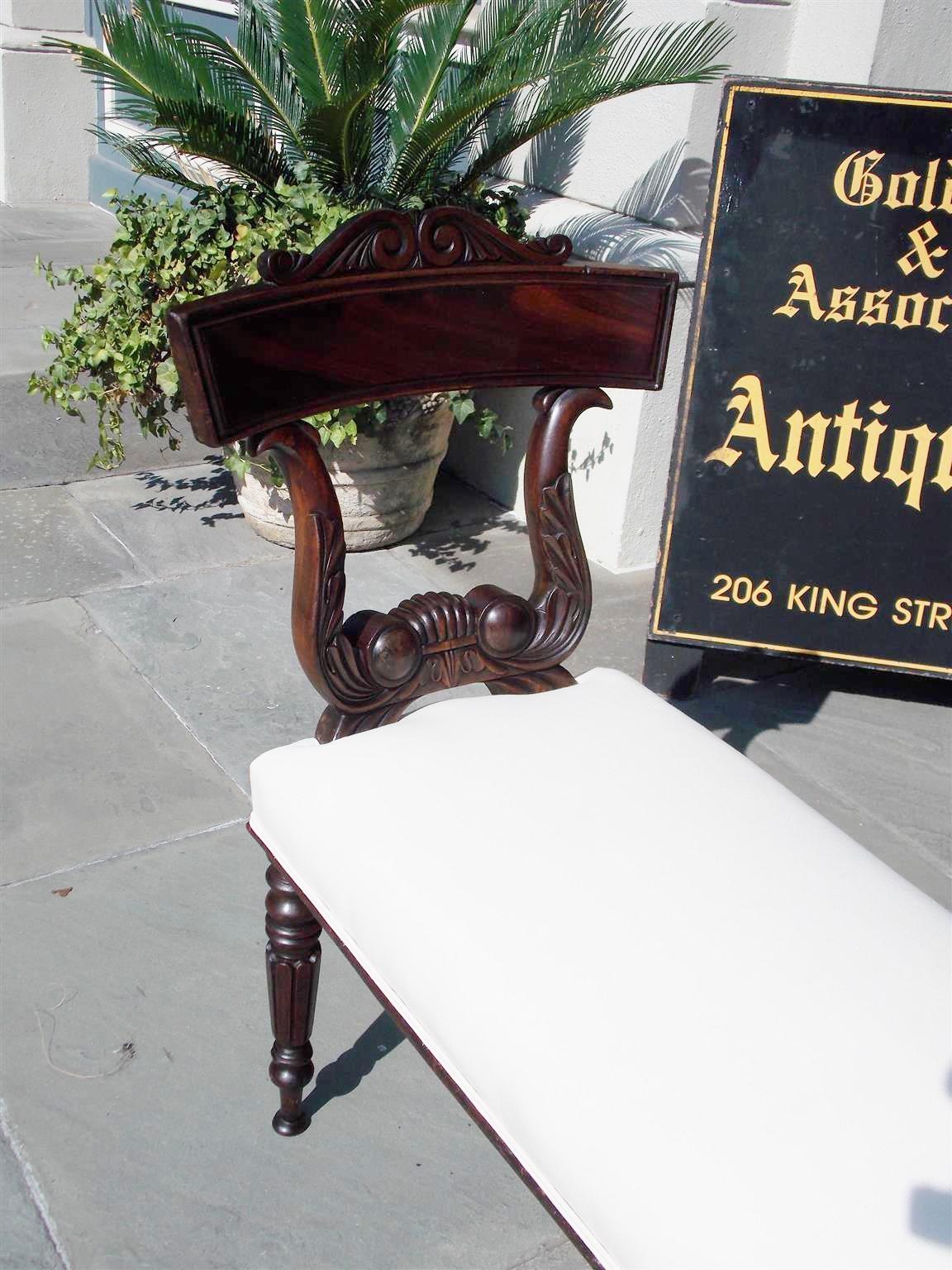 English Regency Mahogany Carved Acanthus Stylized Lyre Hall Bench, Circa 1815 In Excellent Condition In Hollywood, SC