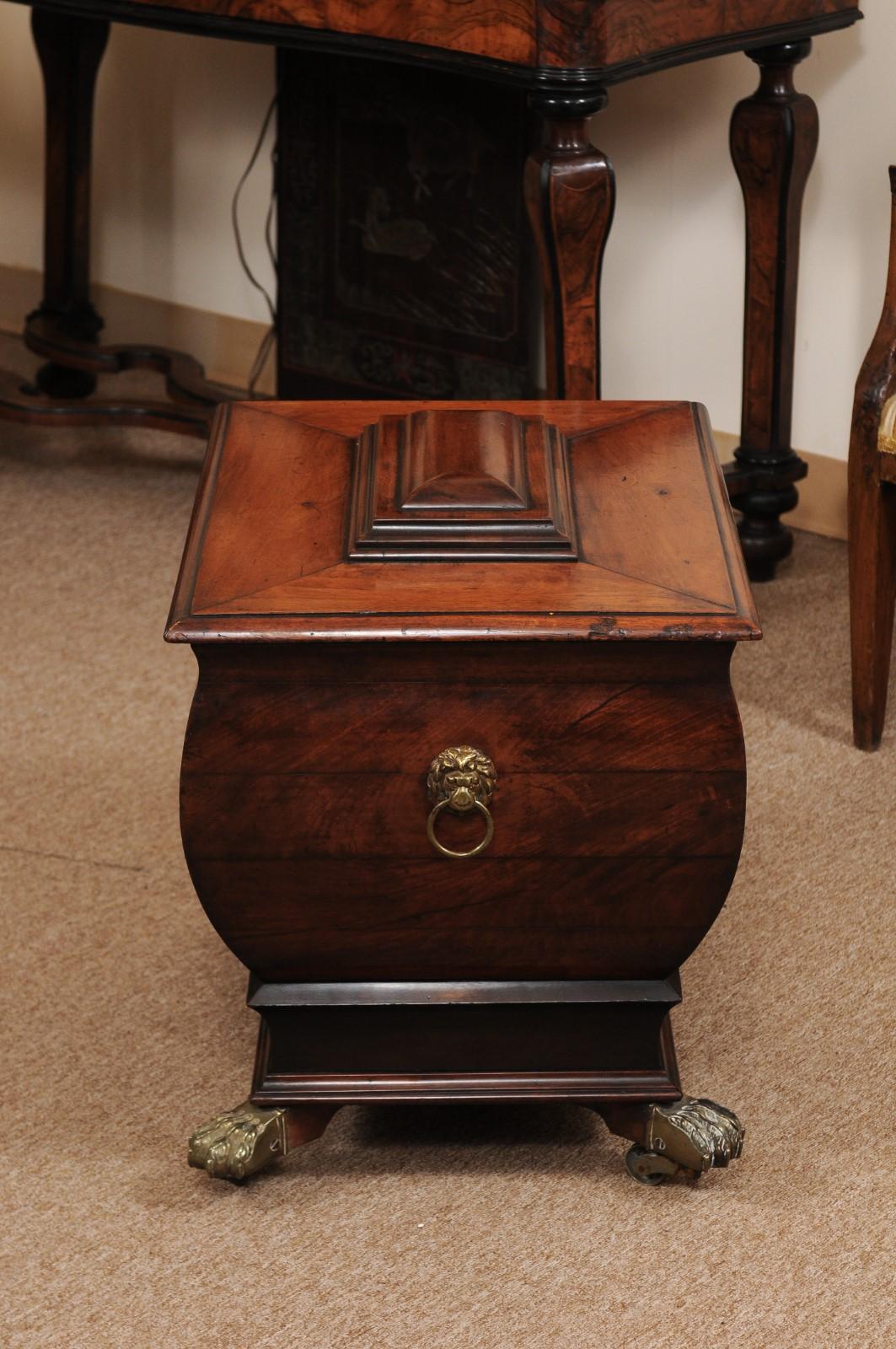 English Regency Mahogany Cellarette with Brass Paw Feet, Early 19th Century For Sale 6