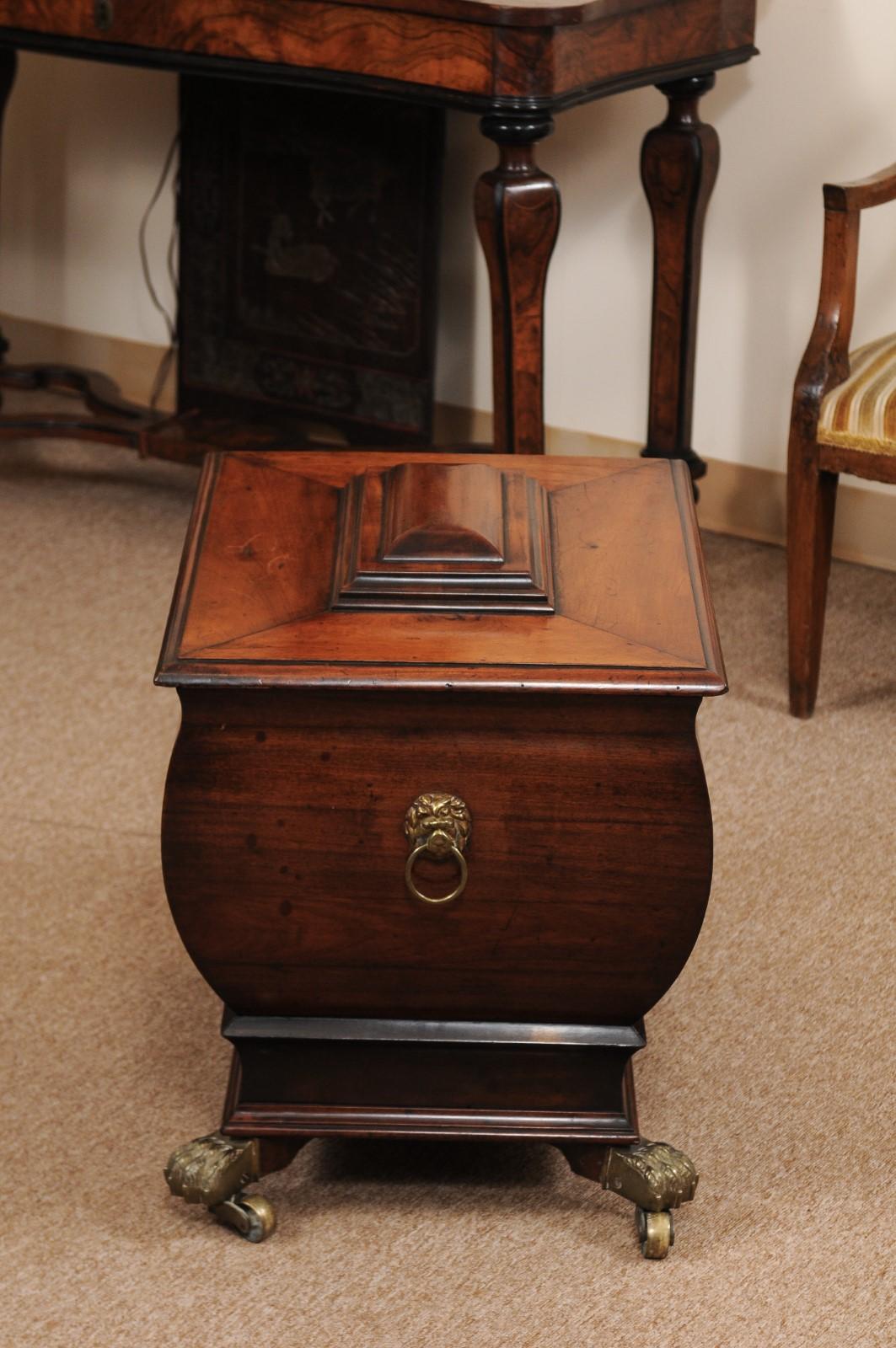English Regency Mahogany Cellarette with Brass Paw Feet, Early 19th Century For Sale 4