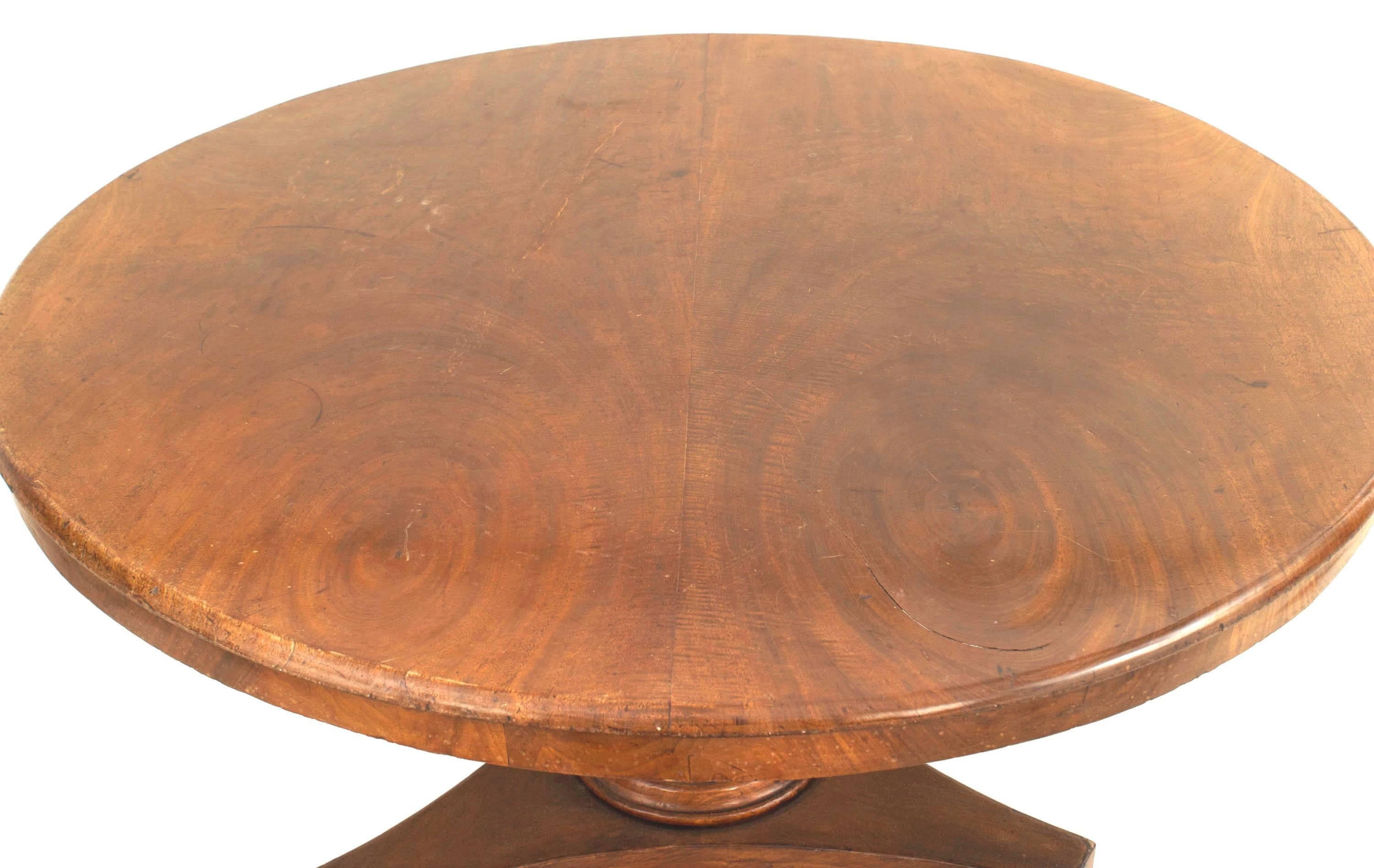 English Regency Mahogany Center Table In Good Condition For Sale In New York, NY