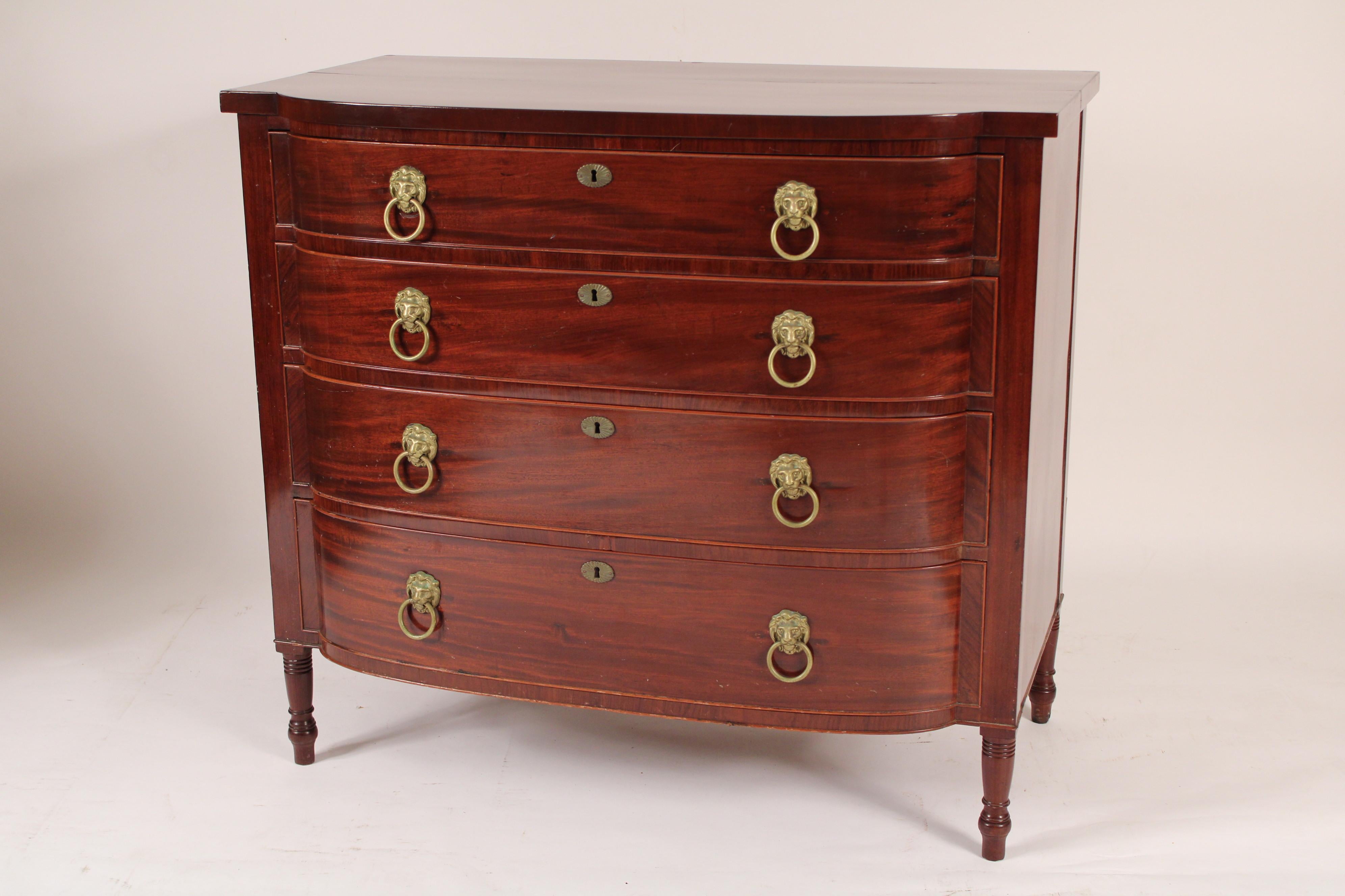 English Regency Mahogany Chest of Drawers In Good Condition In Laguna Beach, CA