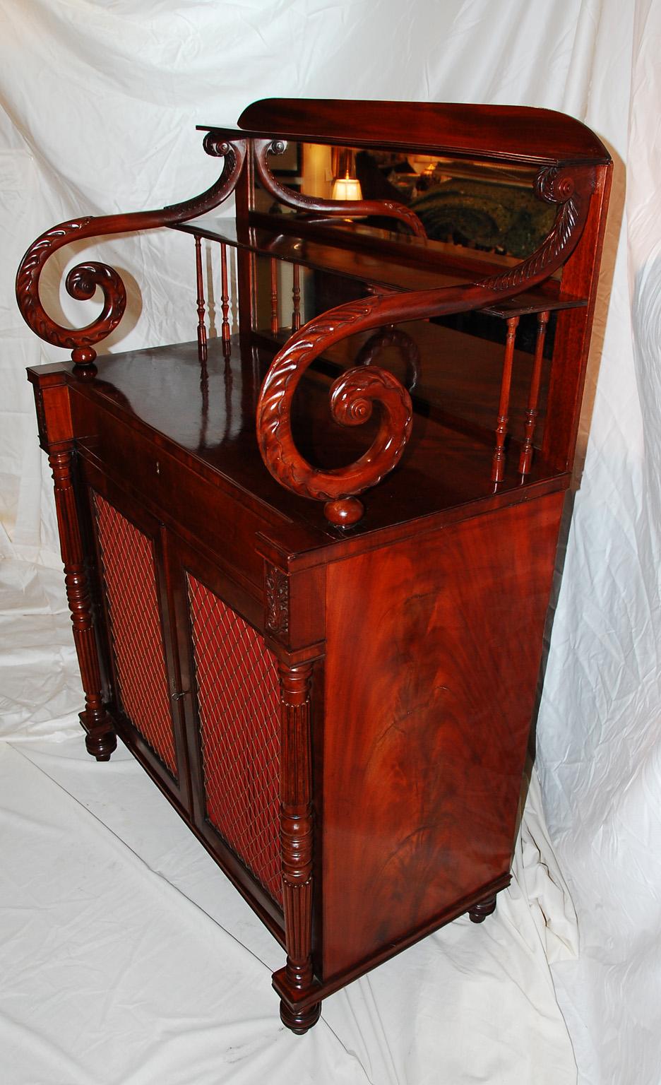 English Regency Mahogany Chiffonier Carved Columns and Scrolls, Mirrored Back In Good Condition For Sale In Wells, ME