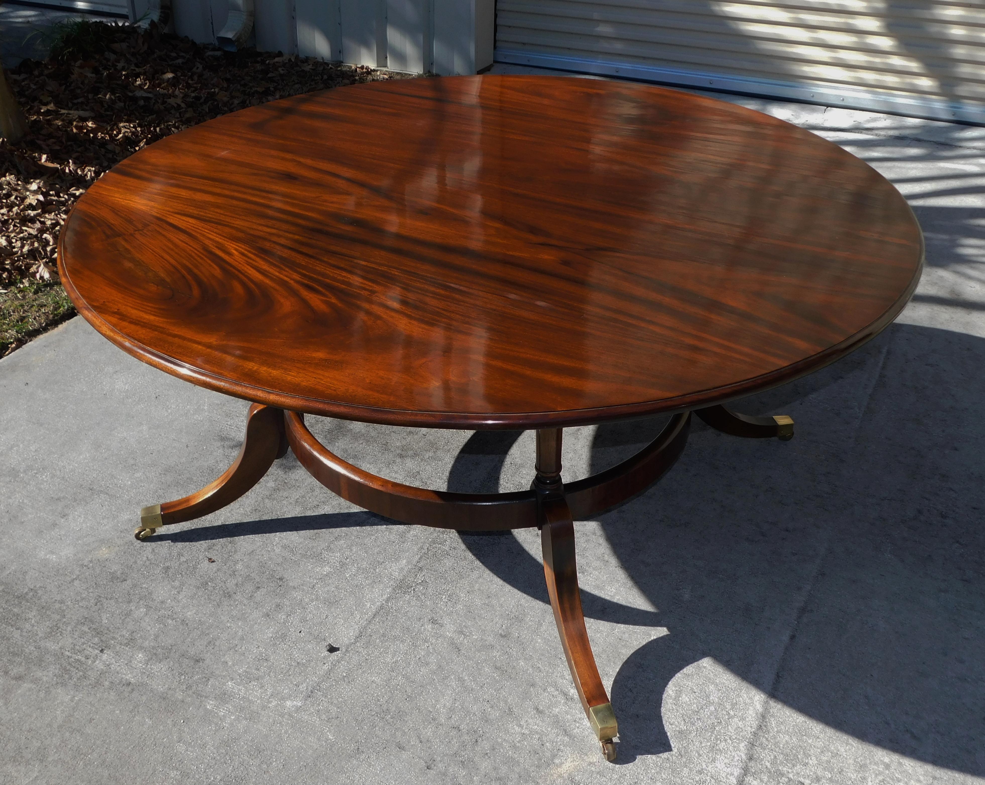 Mid-19th Century English Regency Mahogany Circular Dining Table with Splayed Legs on Casters 1850