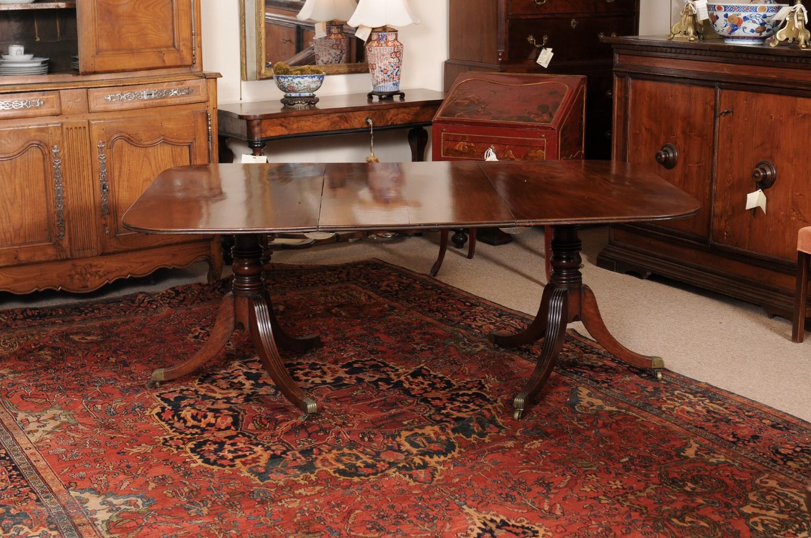 English Regency Mahogany Double Pedestal Extending Dining Table with 2 Leaves For Sale 6