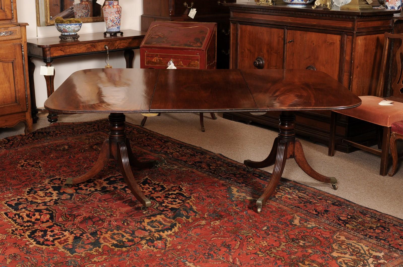 English Regency Mahogany Double Pedestal Extending Dining Table with 2 Leaves For Sale 8