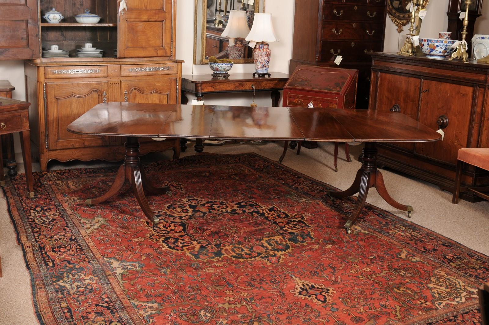 English Regency Mahogany Double Pedestal Extending Dining Table with 2 Leaves For Sale 2